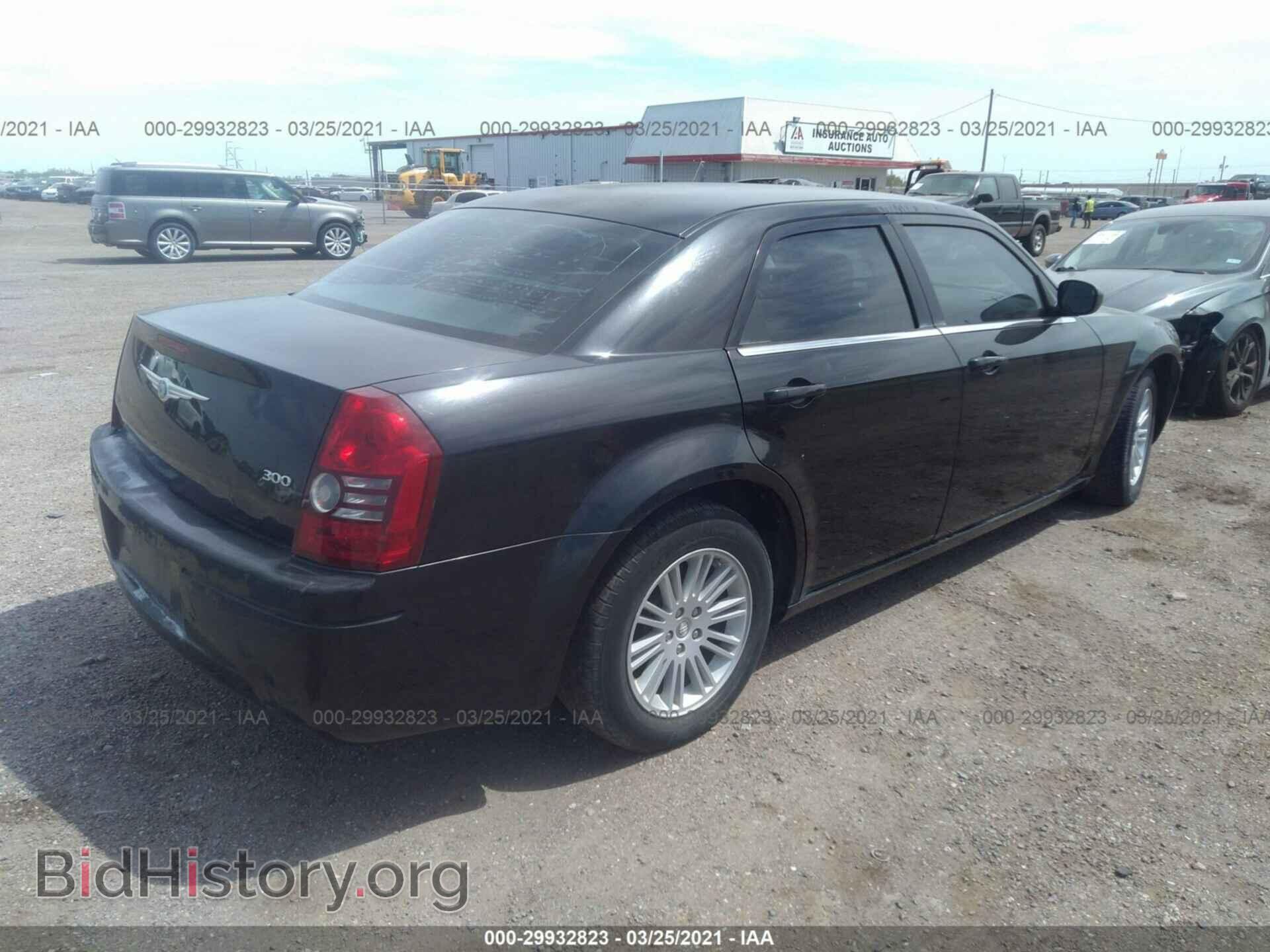 2009 CHRYSLER 300 - VIN: 2C3KA43D89H516700 - Фото 4