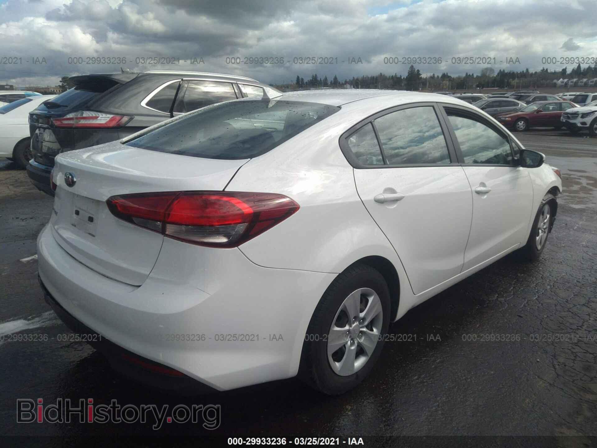 2017 KIA FORTE - VIN: 3KPFK4A75HE043744 - Photo 4