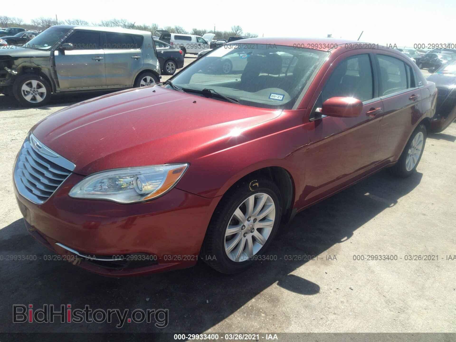 2013 CHRYSLER 200 - VIN: 1C3CCBBB8DN525741 - Photo 2
