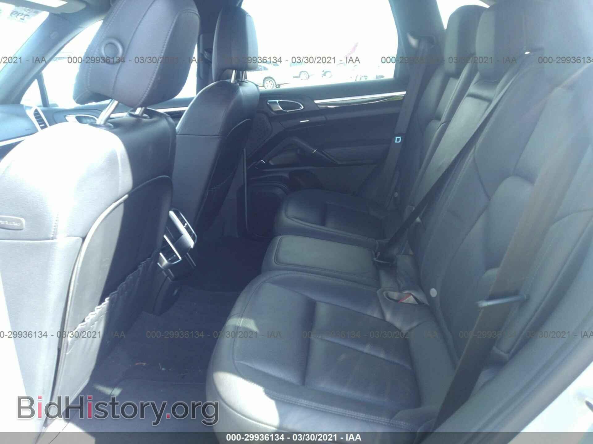 2016 PORSCHE CAYENNE - VIN: WP1AA2A28GLA04351 - Photo 8