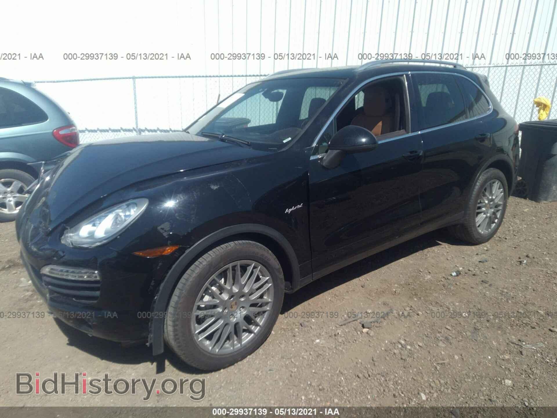 2011 PORSCHE CAYENNE - VIN: WP1AE2A27BLA94136 - Фото 2