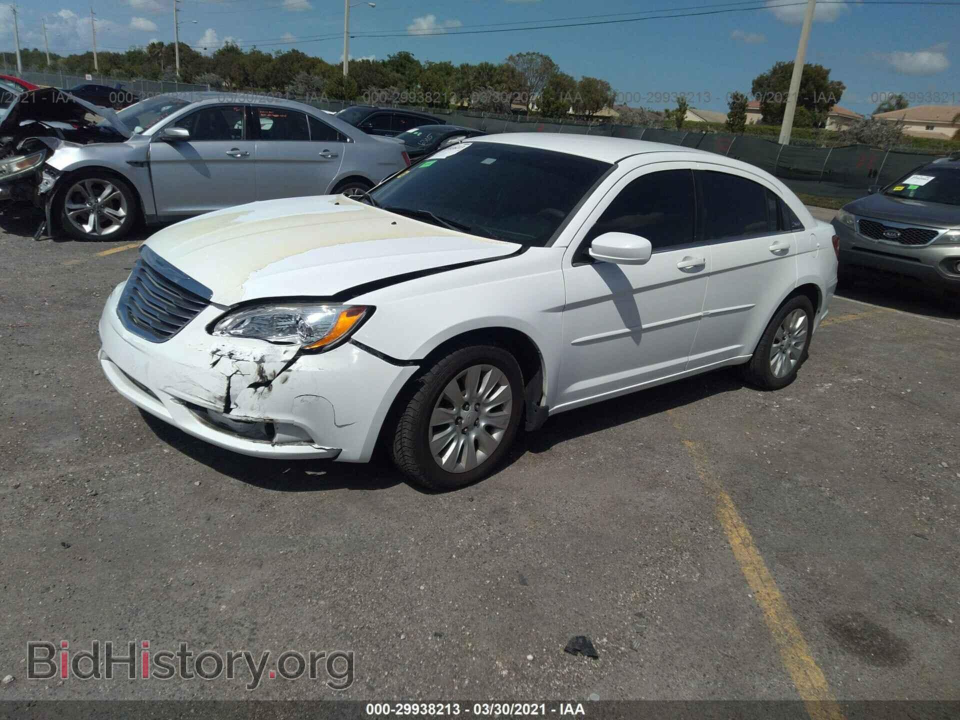 2011 CHRYSLER 200 - VIN: 1C3BC4FB9BN550548 - Фото 2