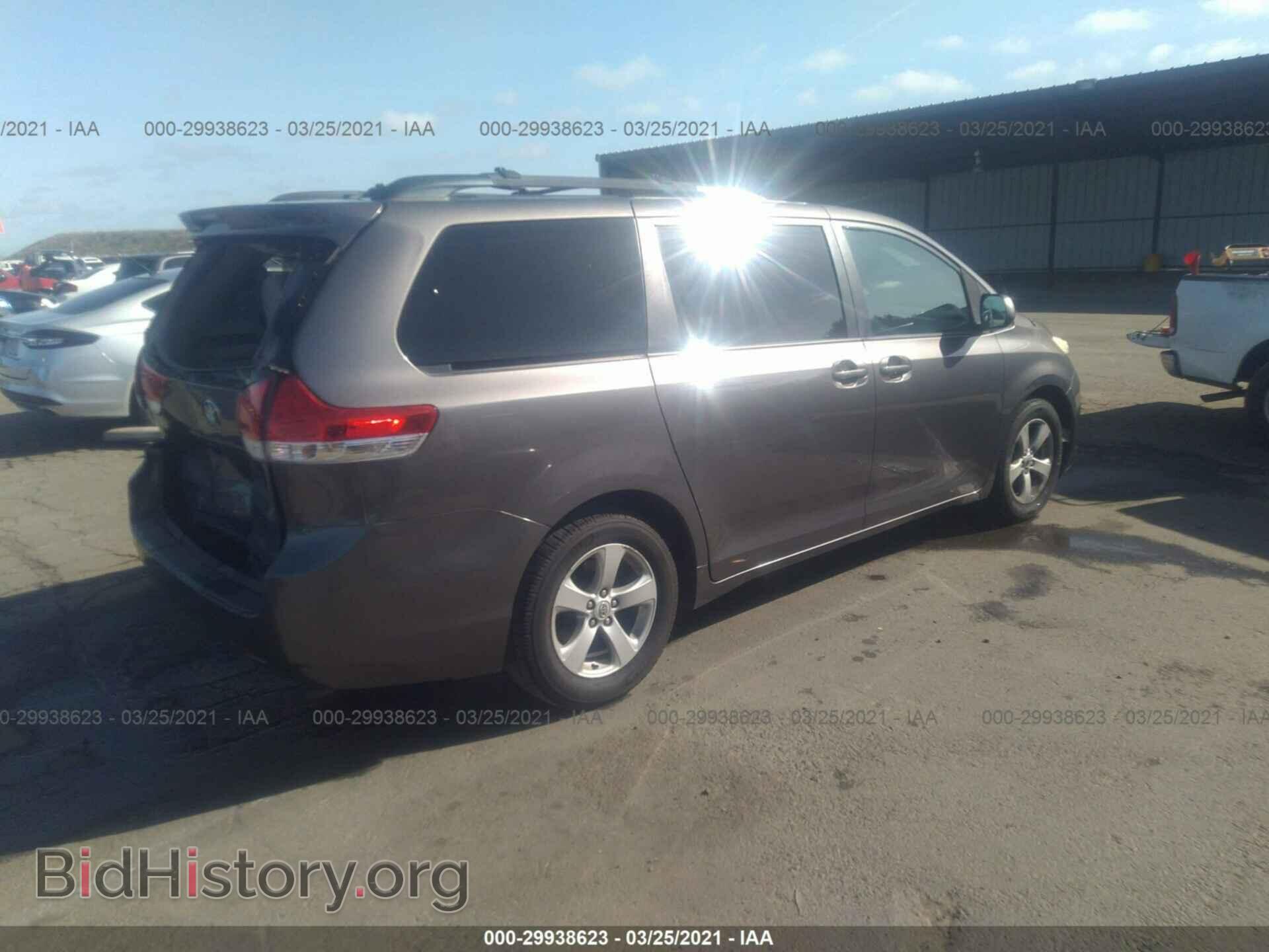 2013 TOYOTA SIENNA - VIN: 5TDKK3DC8DS284201 - Фото 4