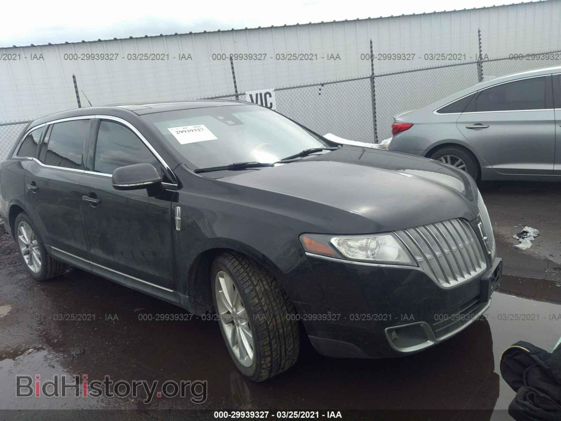 Photo 2LMHJ5AT9ABJ15542 - LINCOLN MKT 2010