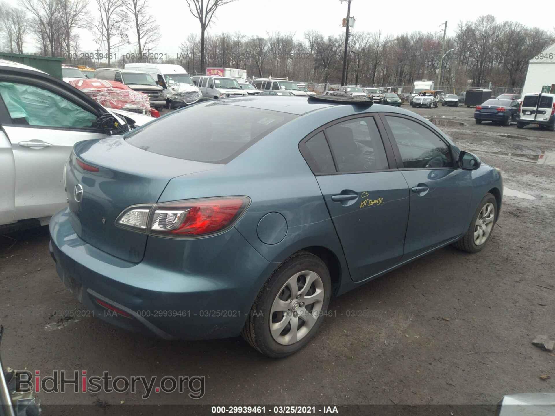 2011 MAZDA MAZDA3 - VIN: JM1BL1UG4B1418068 - Фото 4