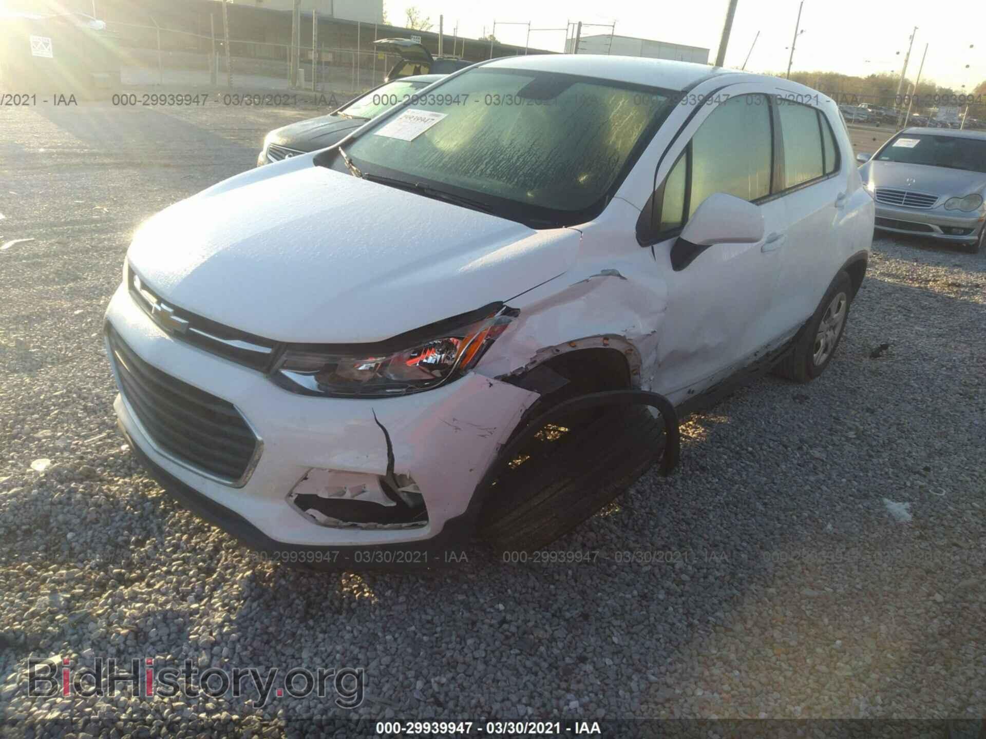 2017 CHEVROLET TRAX - VIN: KL7CJKSB1HB088526 - Фото 2
