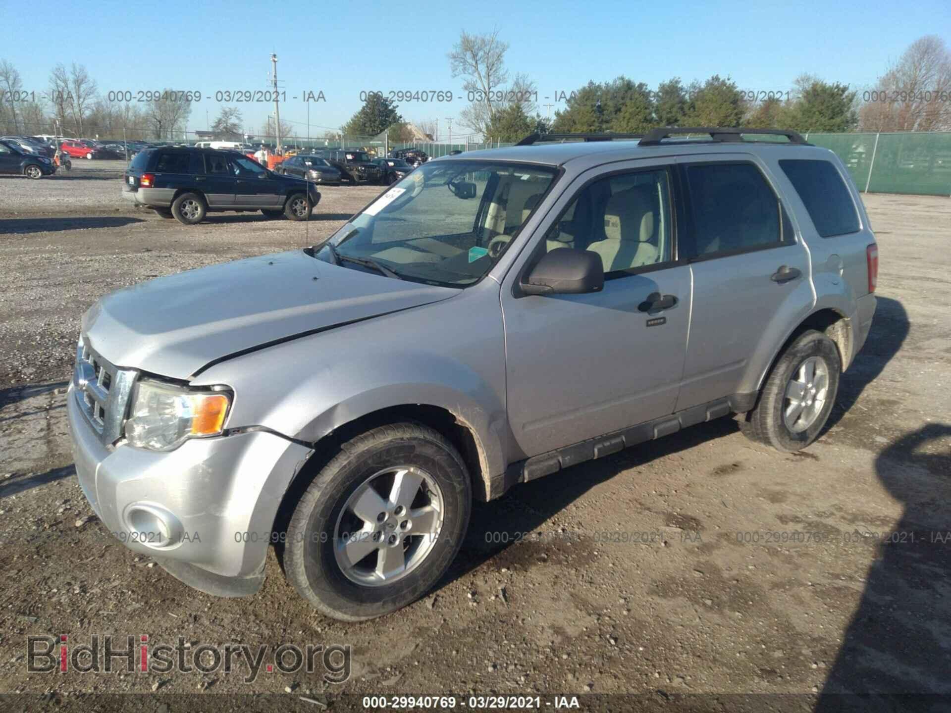2011 FORD ESCAPE - VIN: 1FMCU9D74BKC22119 - Фото 2