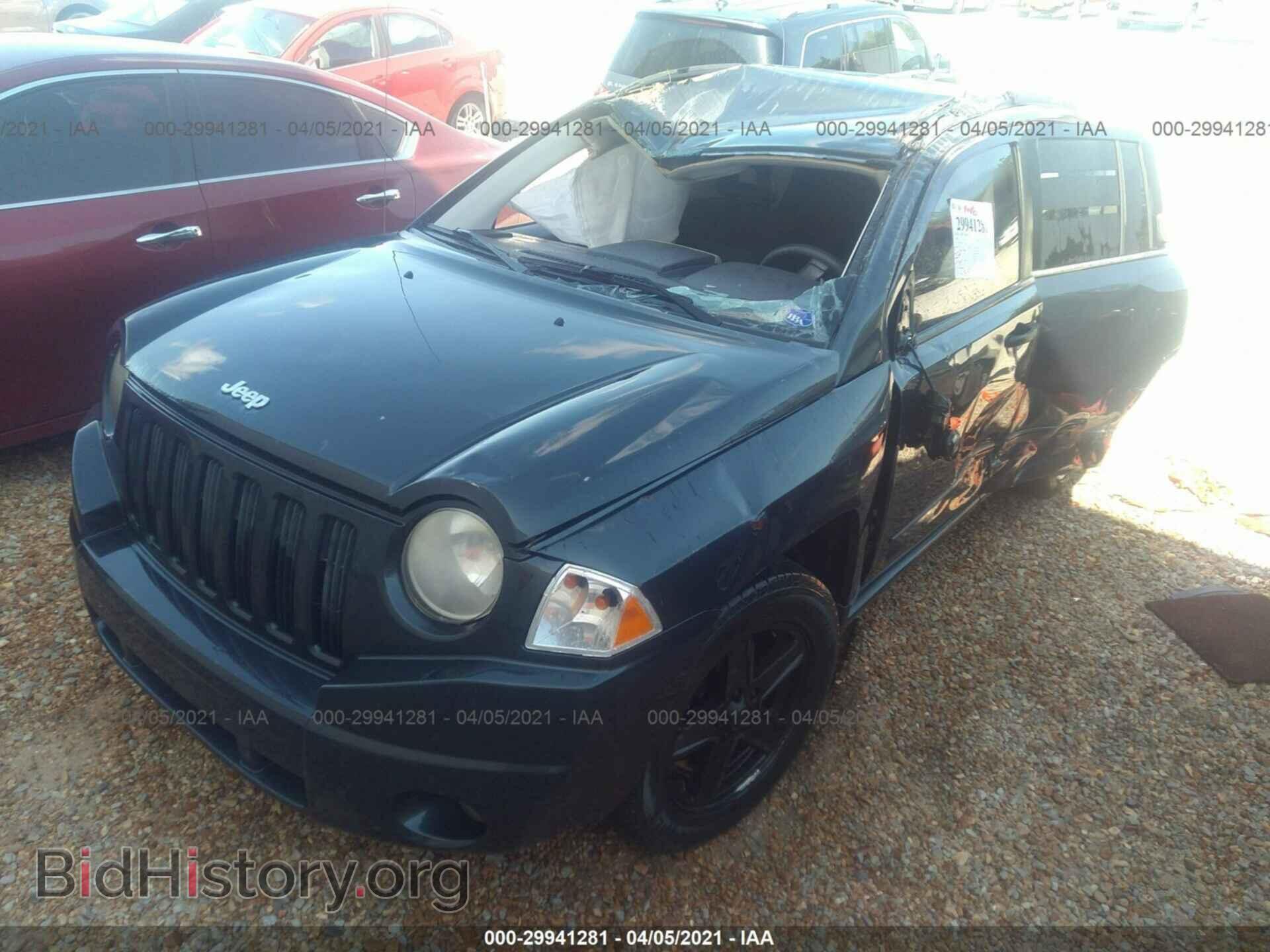 2008 JEEP COMPASS - VIN: 1J8FF47W08D761358 - Фото 2