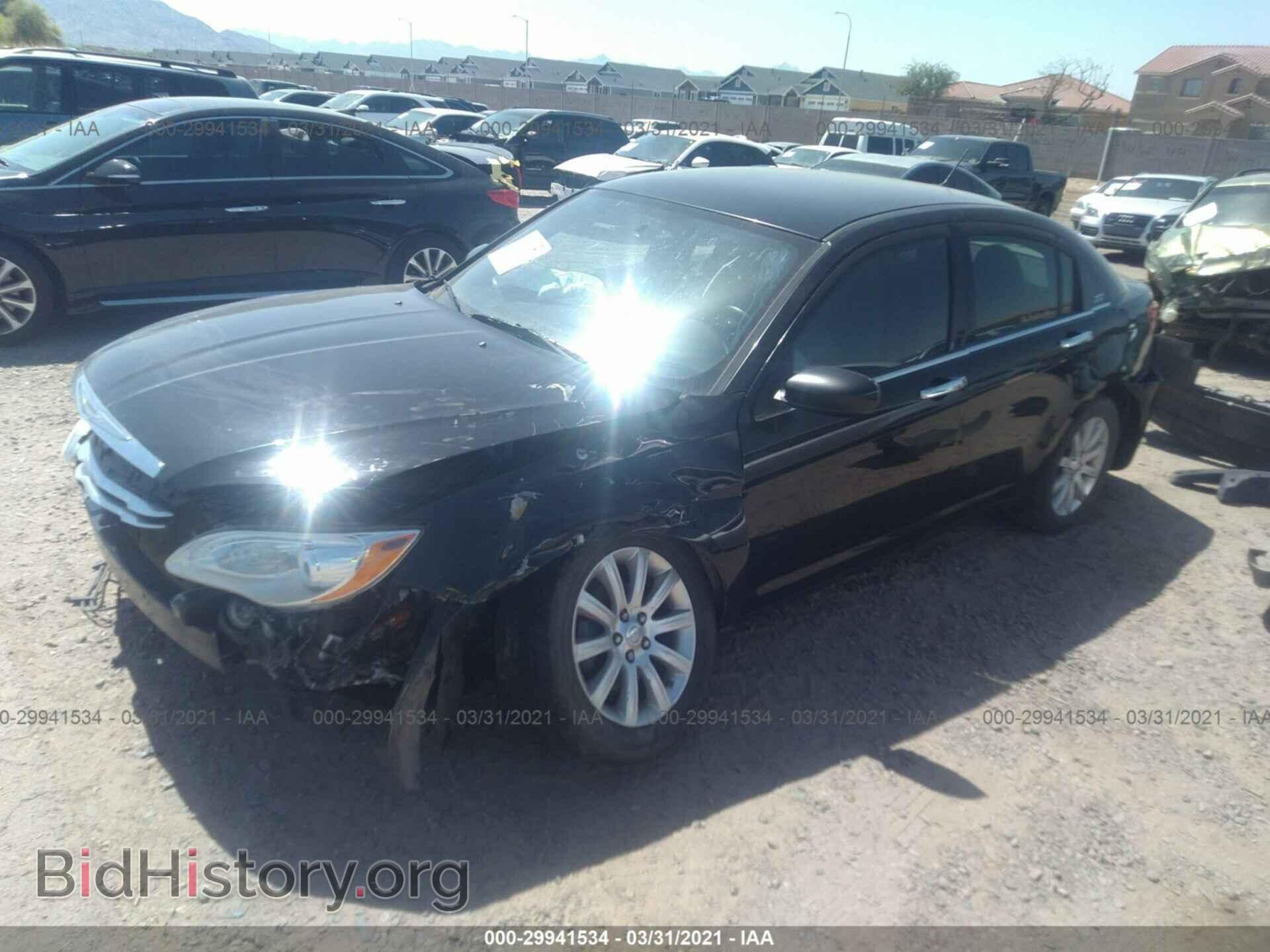 2013 CHRYSLER 200 - VIN: 1C3CCBBG8DN533768 - Фото 2