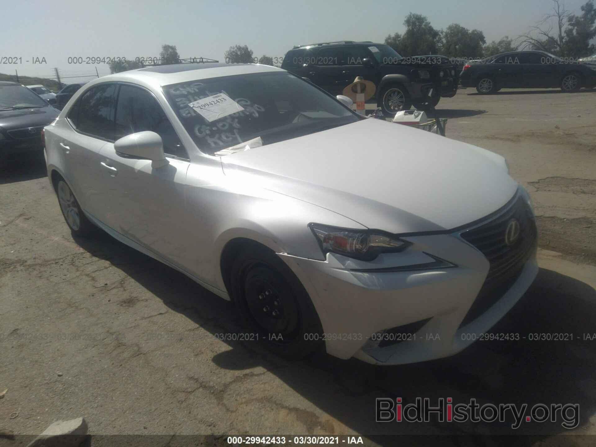 Photo JTHBA1D28G5038479 - LEXUS IS 200T 2016