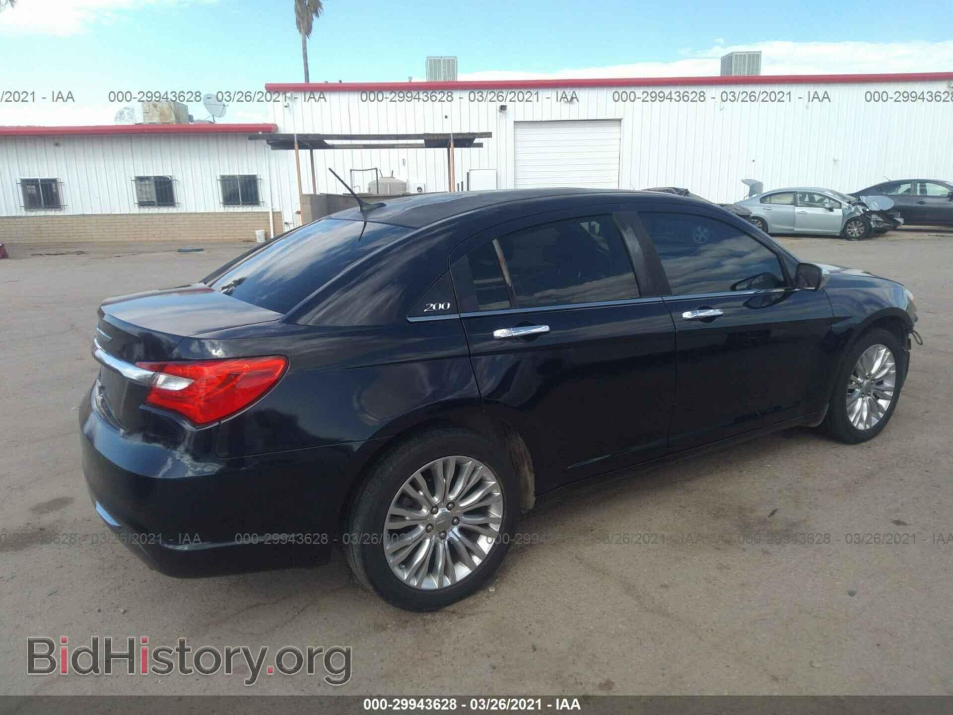 2011 CHRYSLER 200 - VIN: 1C3BC2FG3BN575512 - Photo 4