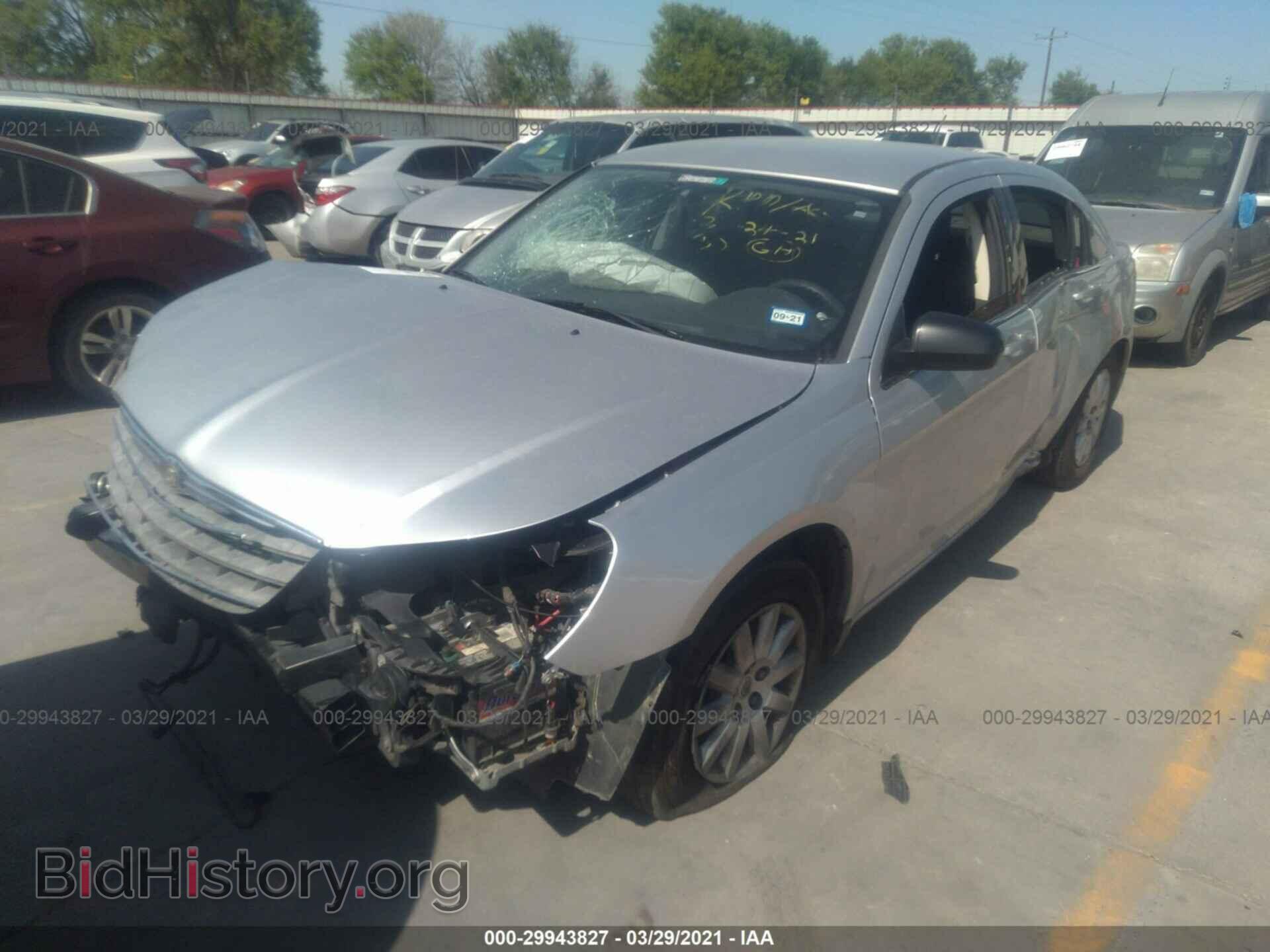 2010 CHRYSLER SEBRING - VIN: 1C3CC4FB4AN118307 - Фото 2