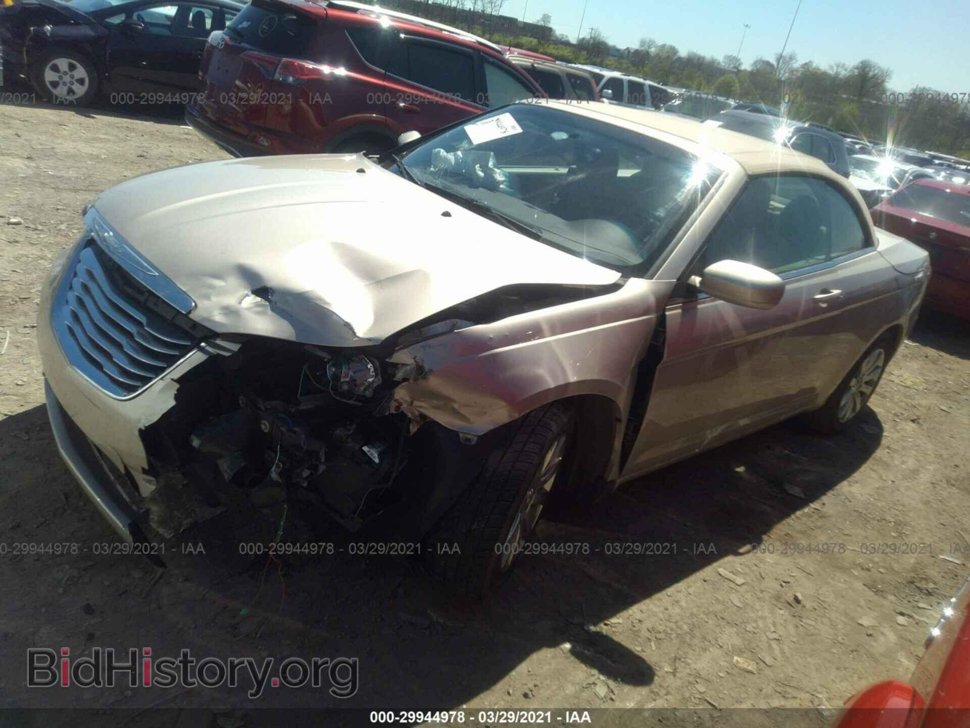2013 CHRYSLER 200 - VIN: 1C3BCBEB5DN559675 - Фото 2