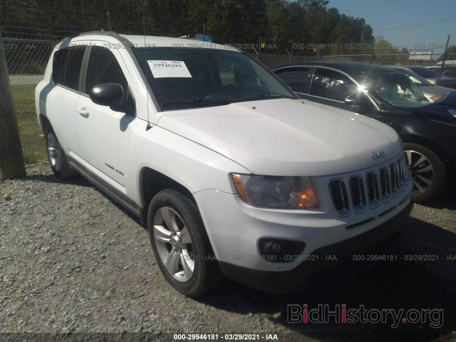 Photo 1J4NT1FB3BD155868 - JEEP COMPASS 2011