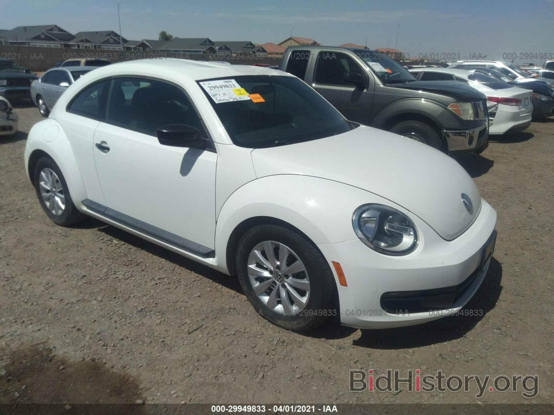 Photo 3VWFP7AT3DM636970 - VOLKSWAGEN BEETLE COUPE 2013