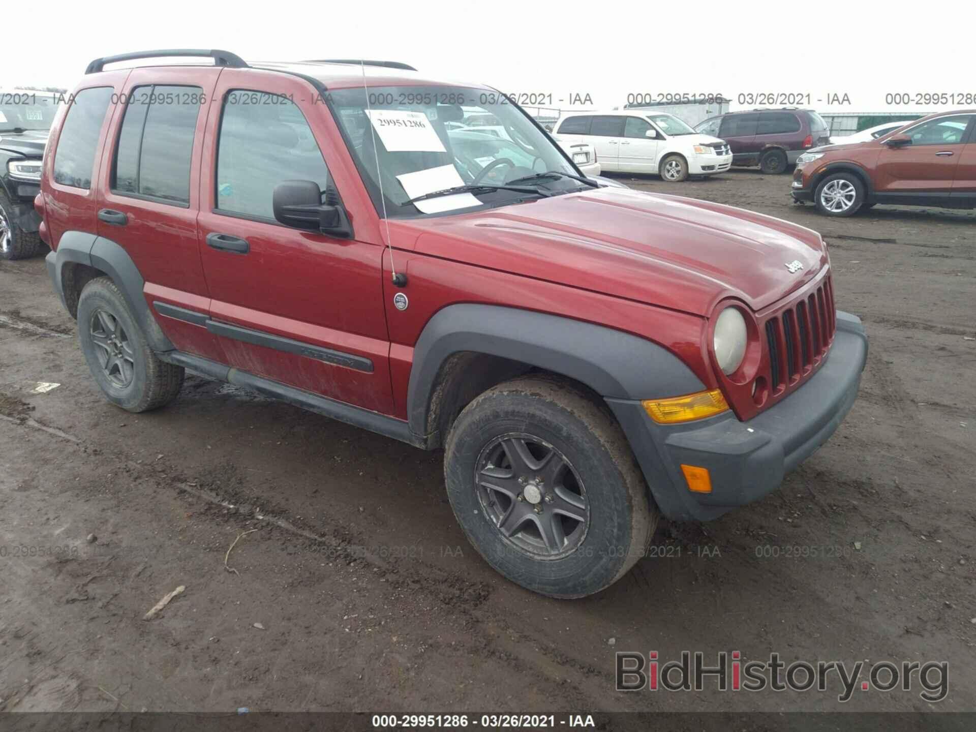 Photo 1J4GL48K76W192102 - JEEP LIBERTY 2006