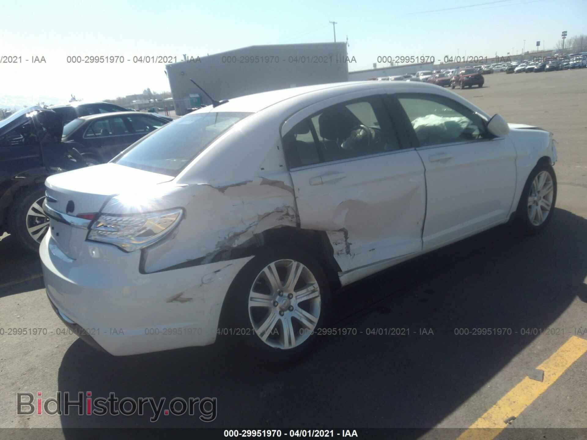 2013 CHRYSLER 200 - VIN: 1C3CCBAB3DN761215 - Фото 4
