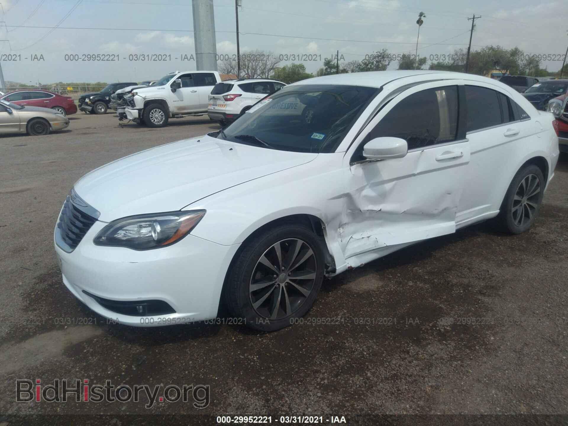 2013 CHRYSLER 200 - VIN: 1C3CCBBB7DN699316 - Photo 2