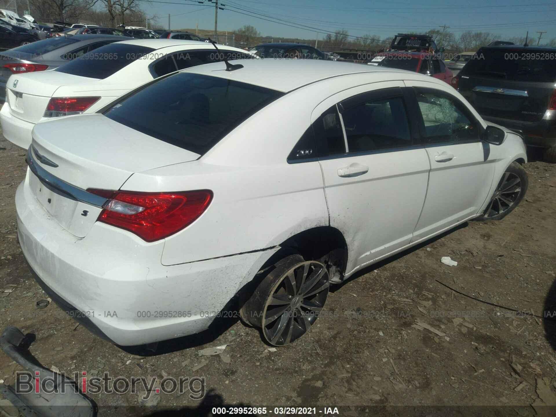 2012 CHRYSLER 200 - VIN: 1C3CCBBGXCN305043 - Фото 4