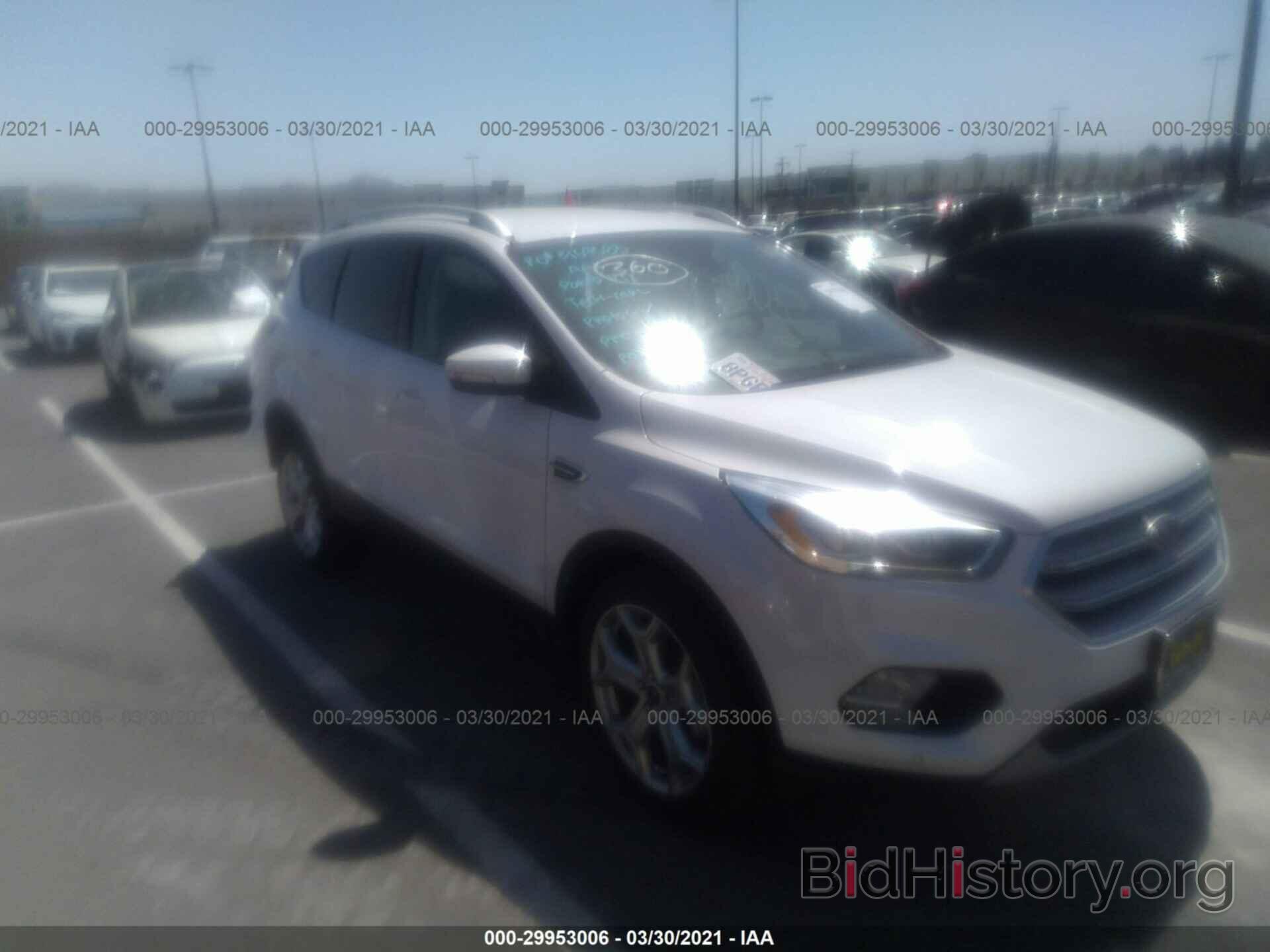 Photo 1FMCU9J92KUC32058 - FORD ESCAPE 2019