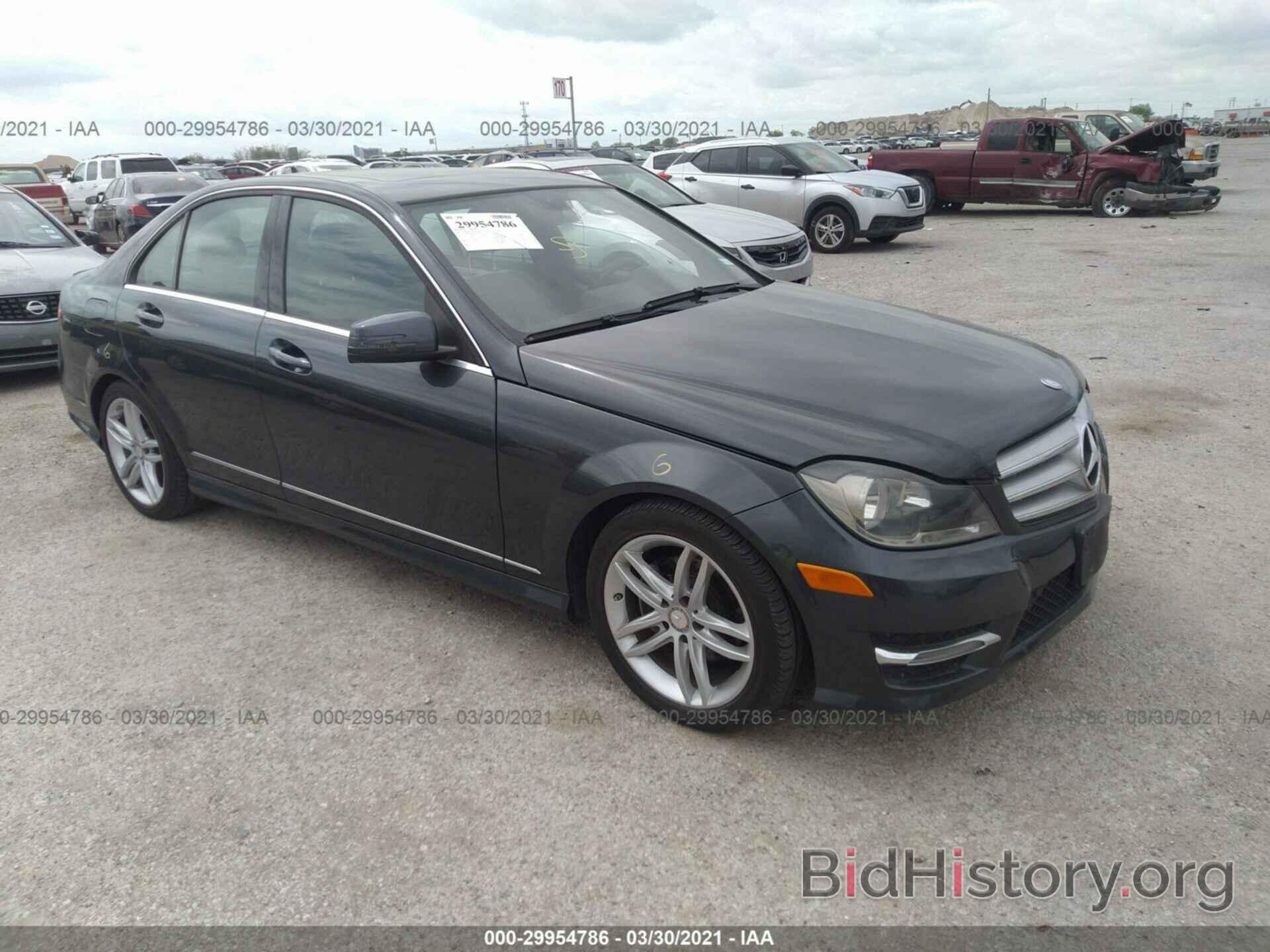 Photo WDDGF4HB9DG102040 - MERCEDES-BENZ C-CLASS 2013