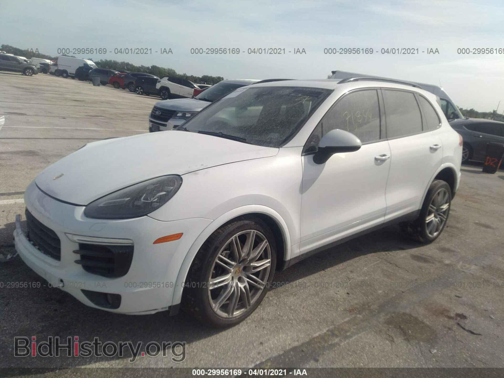 2017 PORSCHE CAYENNE - VIN: WP1AA2A24HKA80818 - Фото 2
