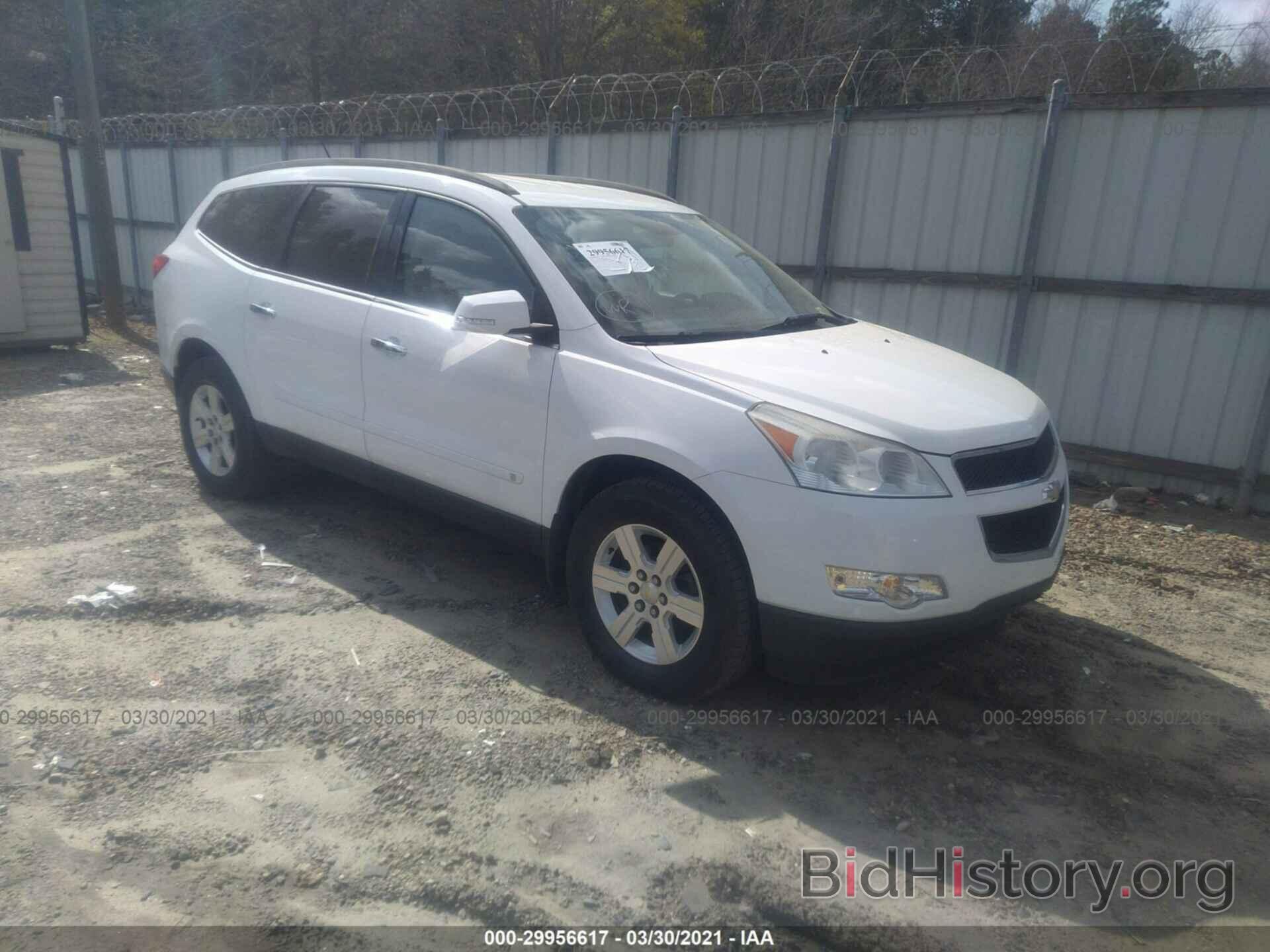 Photo 1GNLVFED0AS118057 - CHEVROLET TRAVERSE 2010