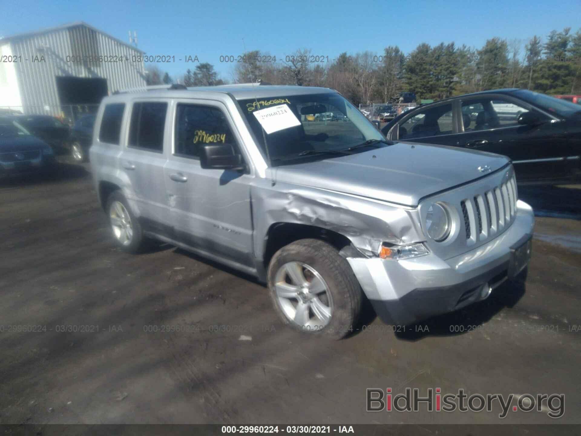 Photo 1J4NF4GB9BD112451 - JEEP PATRIOT 2011