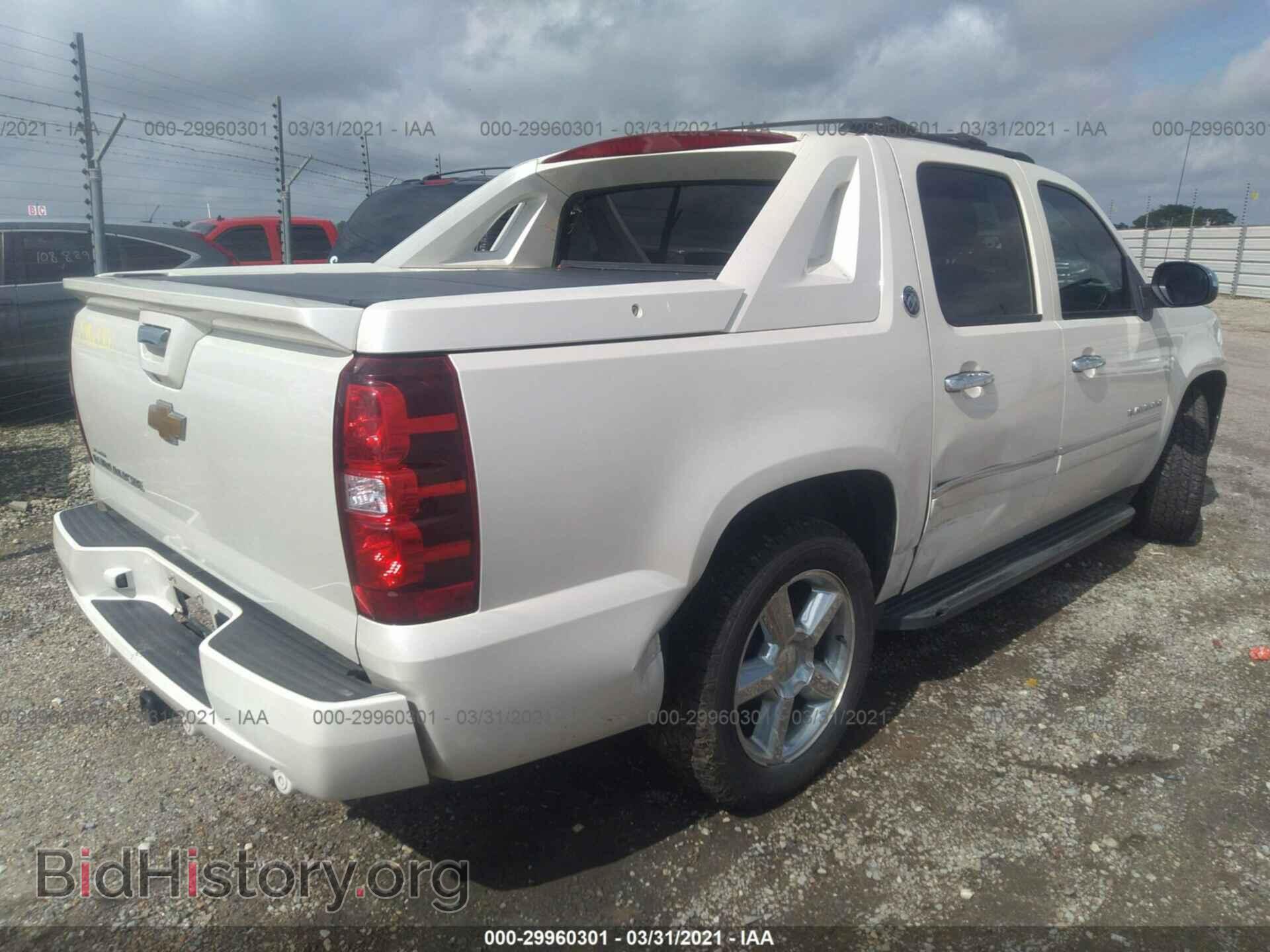 2013 CHEVROLET AVALANCHE - VIN: 3GNMCGE05DG304556 - Фото 4