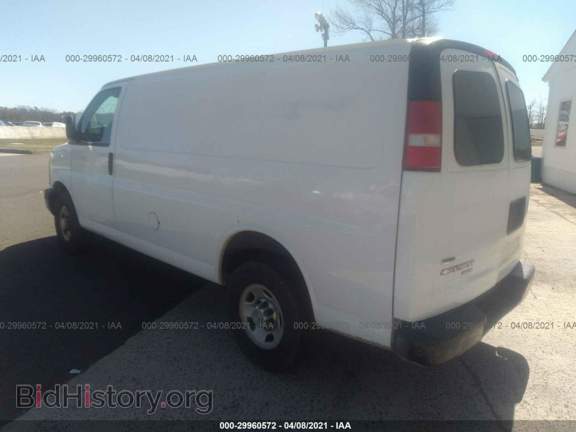 2011 CHEVROLET EXPRESS CARGO VAN - VIN: 1GCWGFCA0B1183801 - Фото 3