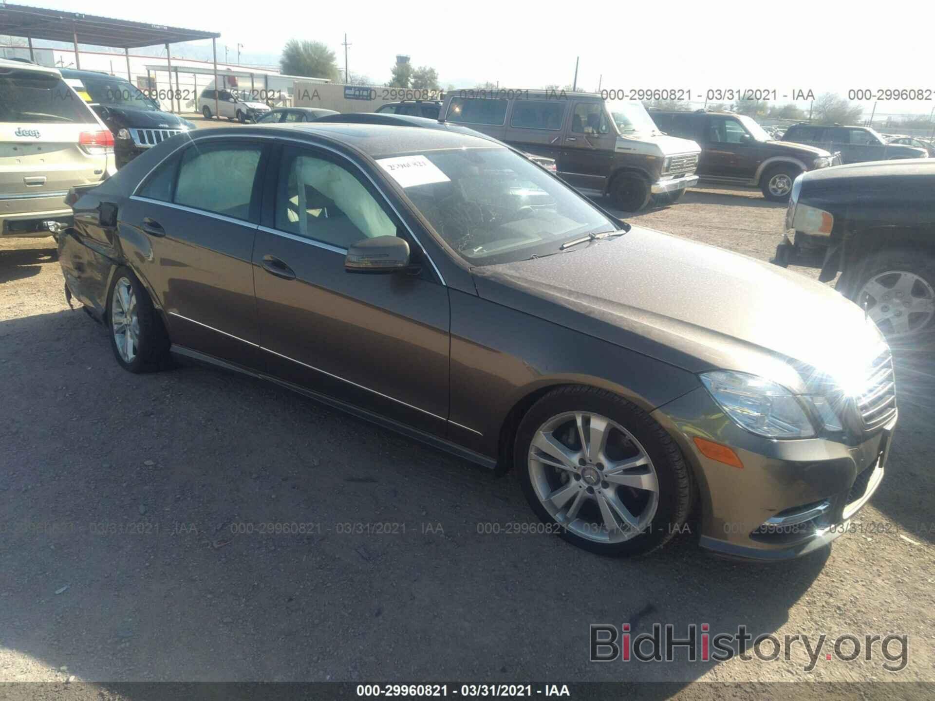 Photo WDDHF5KB7DA732452 - MERCEDES-BENZ E-CLASS 2013