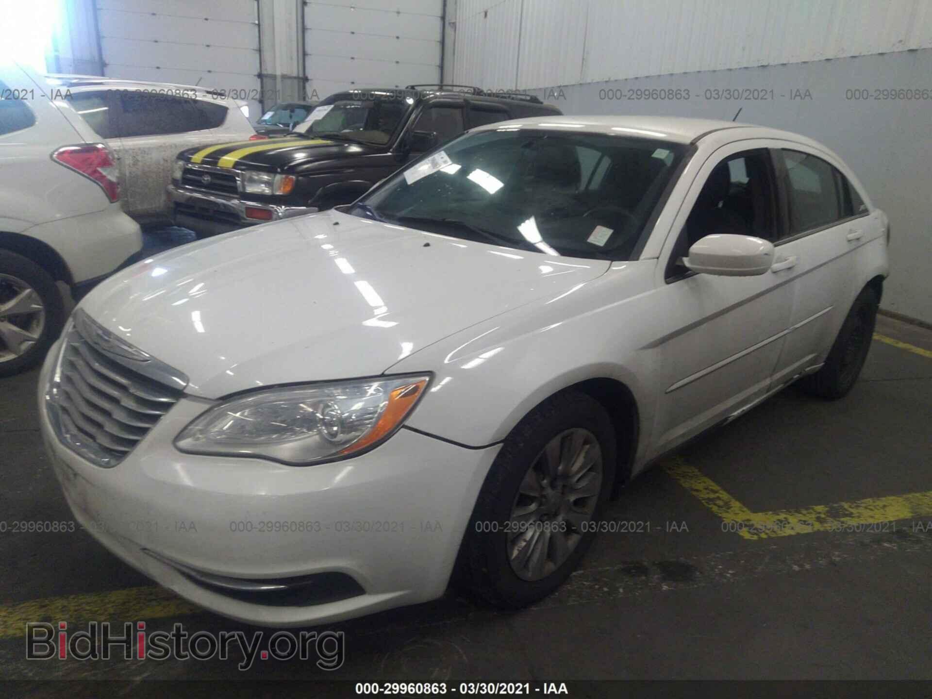 2012 CHRYSLER 200 - VIN: 1C3CCBAB5CN201565 - Фото 2