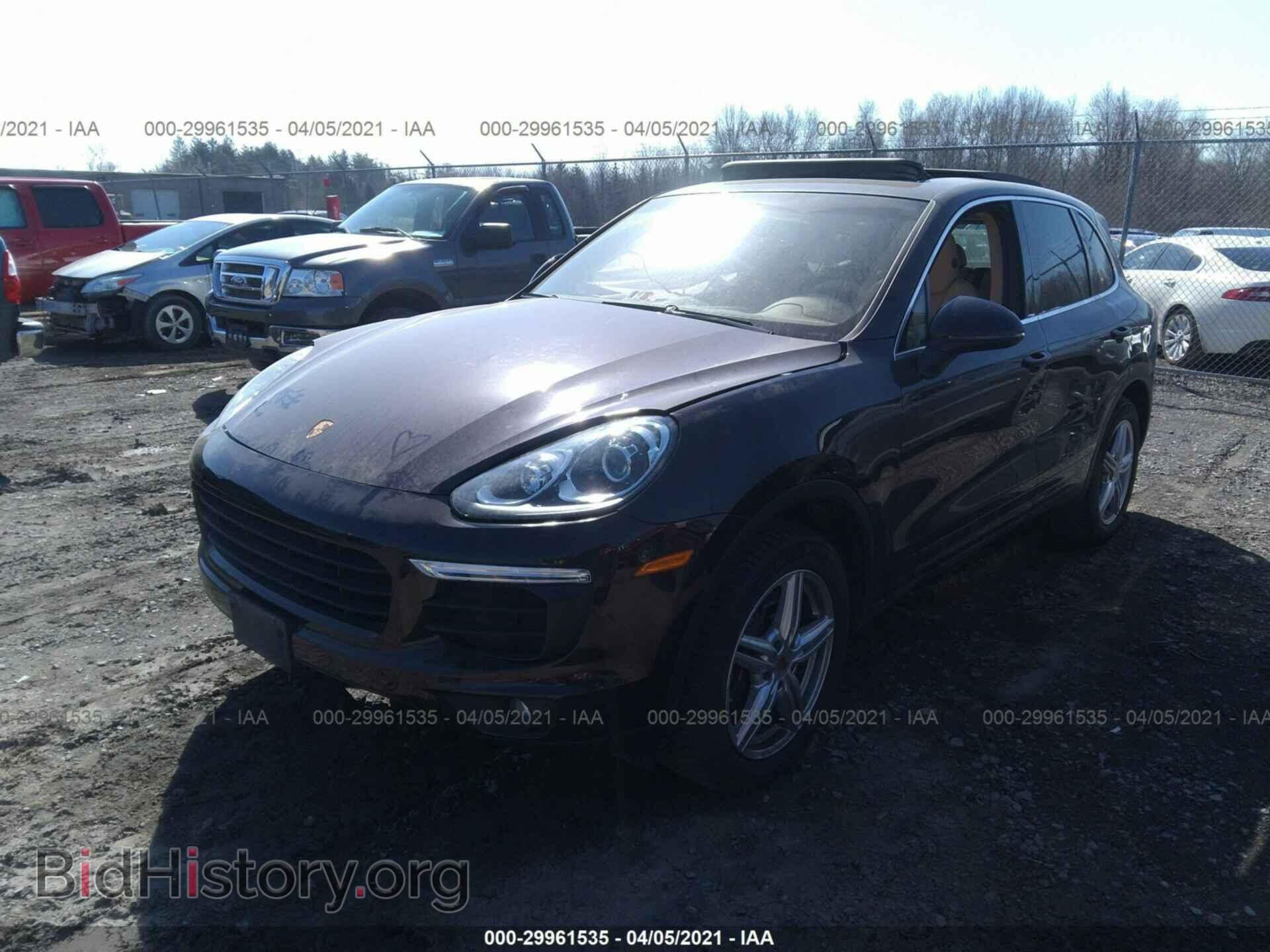 2016 PORSCHE CAYENNE - VIN: WP1AA2A29GKA14537 - Photo 2