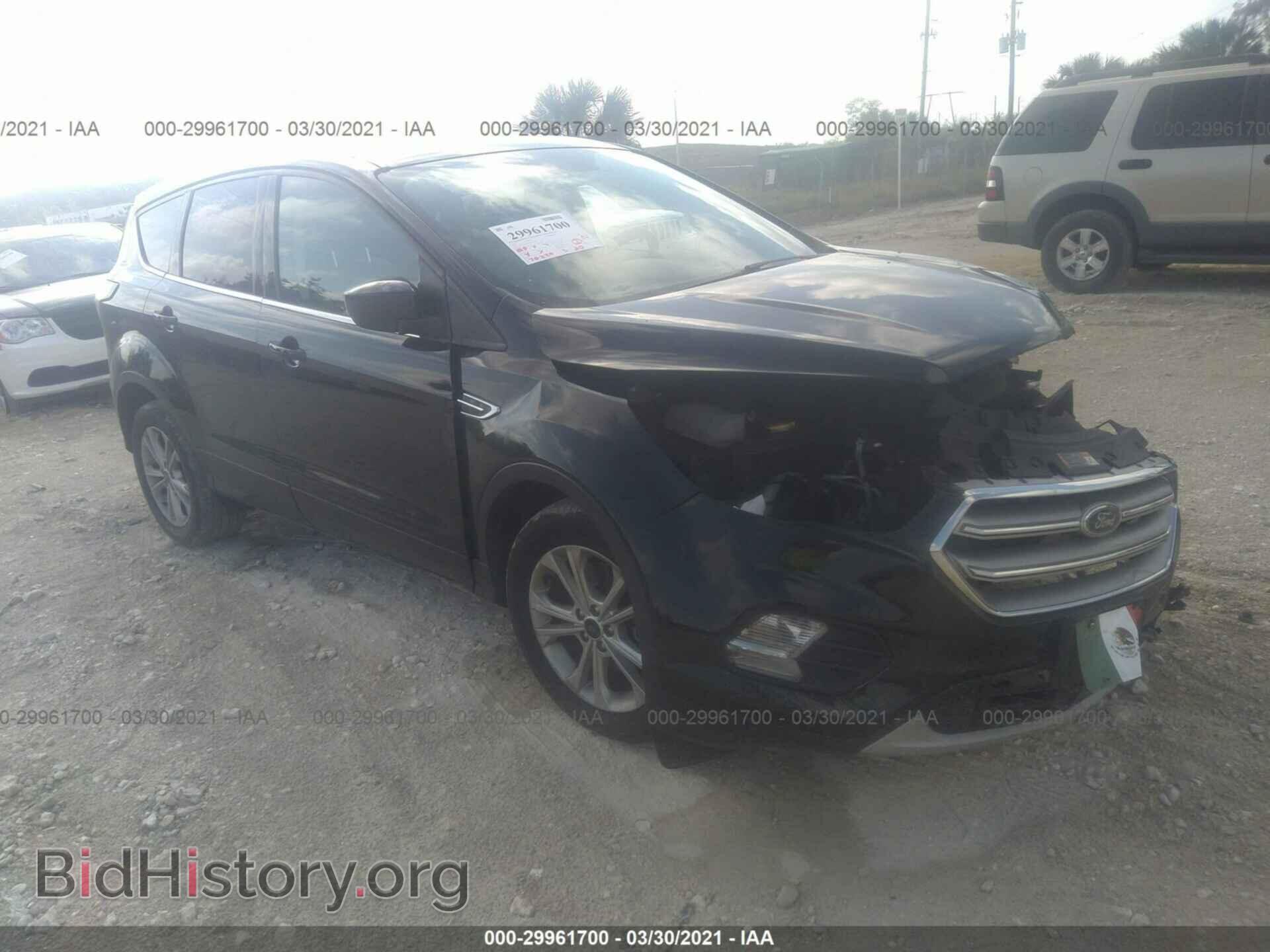 2017 Ford ESCAPE SE (VIN 1FMCU9GD6HUB97304) — фото 1 из 11, IAAI, повреждение: передняя и задняя часть