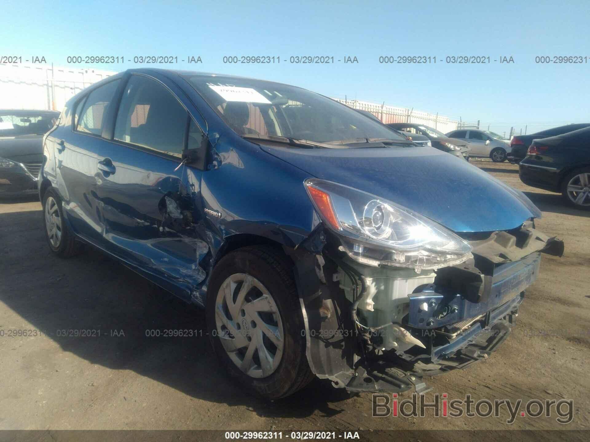 Фотография JTDKDTB3XF1091044 - TOYOTA PRIUS C 2015