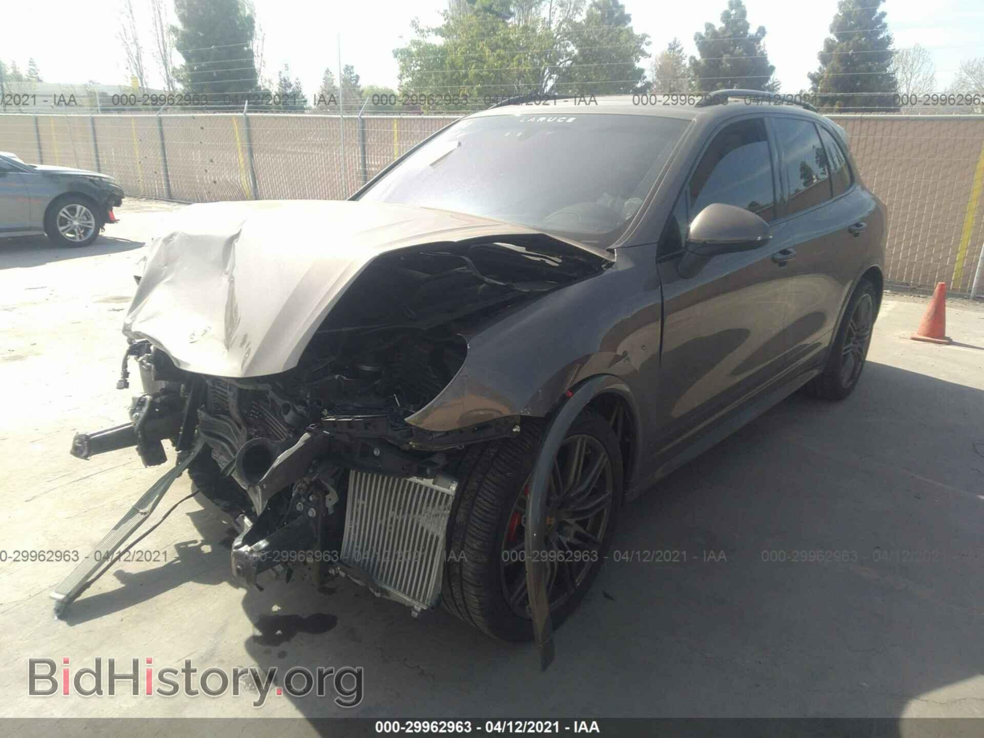 2016 PORSCHE CAYENNE - VIN: WP1AD2A2XGLA70424 - Фото 2