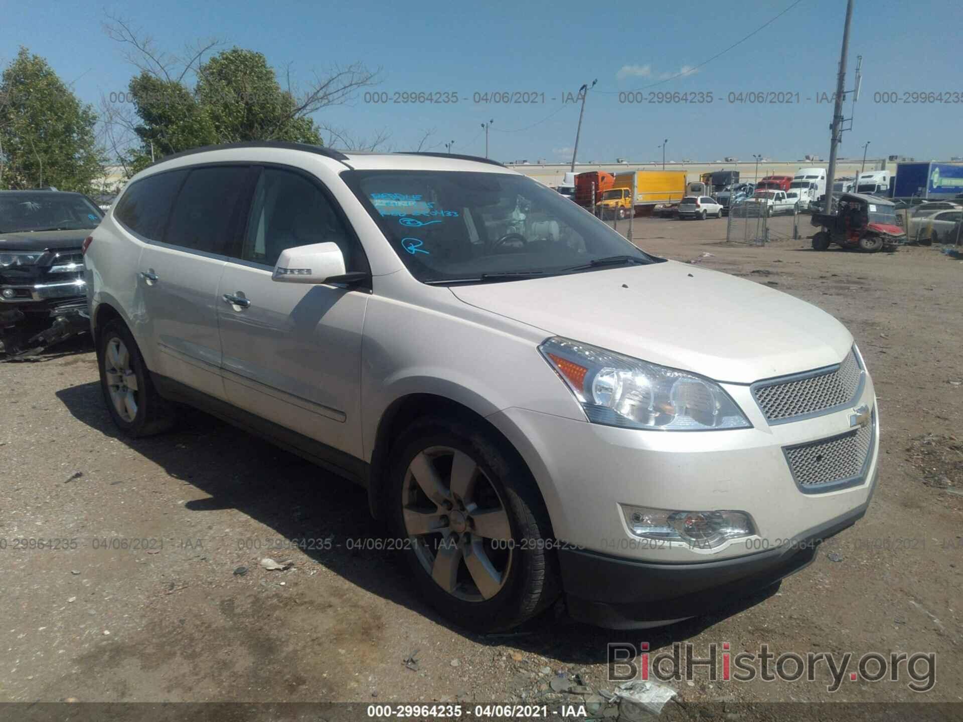 Photo 1GNKVLED8CJ118178 - CHEVROLET TRAVERSE 2012