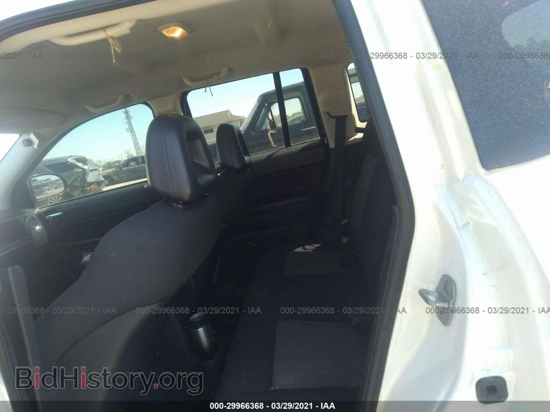 2009 JEEP COMPASS - VIN: 1J4FF47B99D205985 - Фото 8