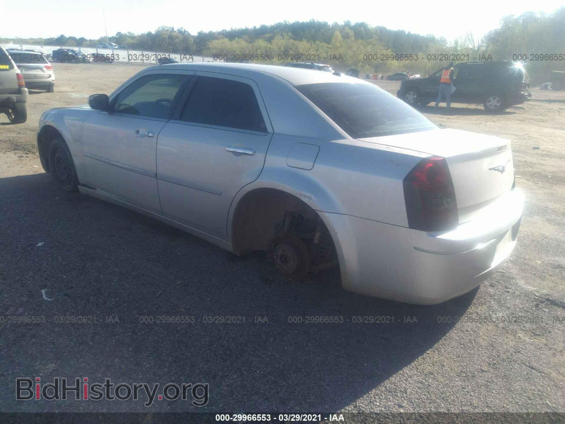 2010 CHRYSLER 300 - VIN: 2C3CA5CV4AH251653 - Фото 3