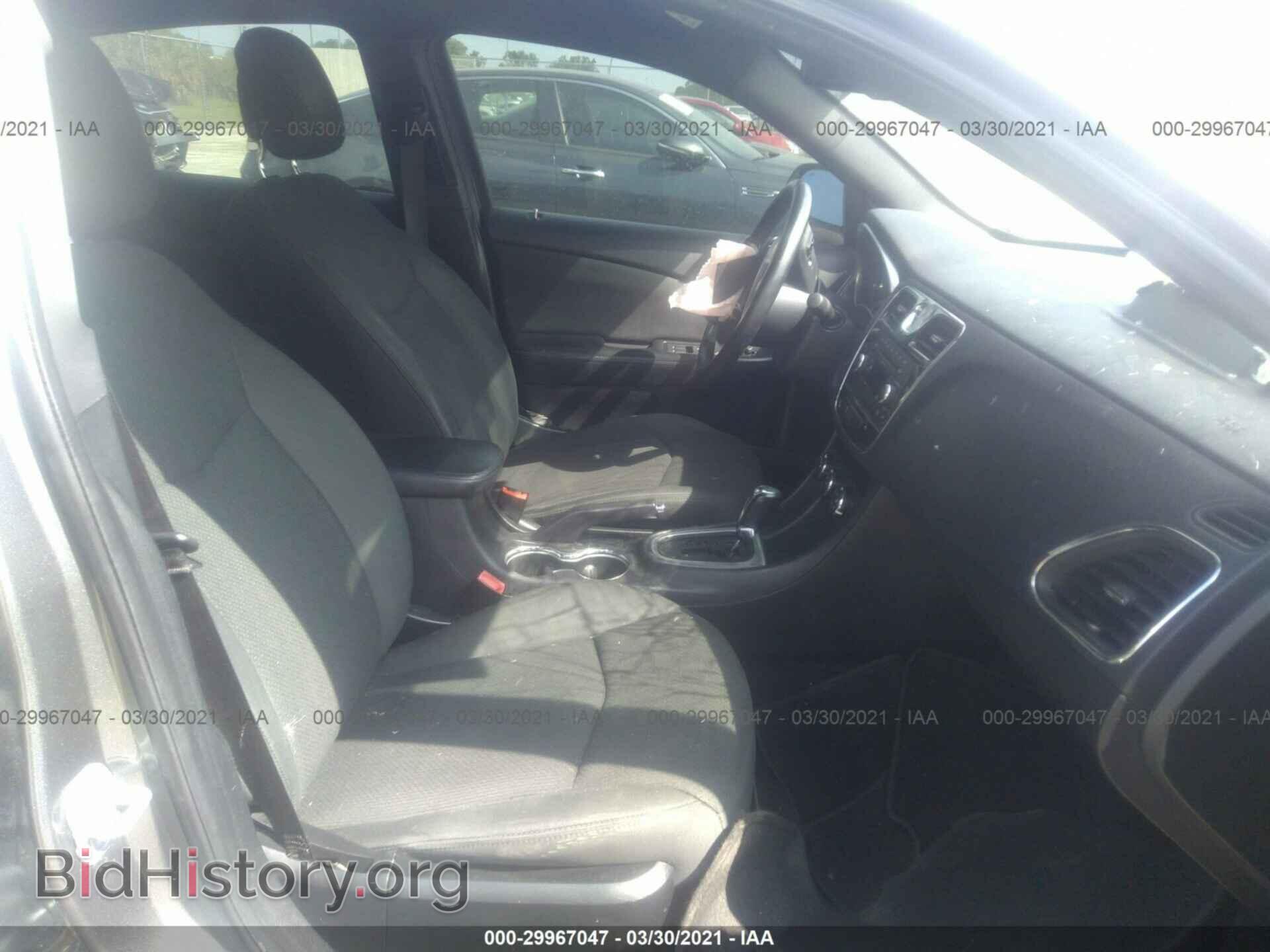 2011 CHRYSLER 200 - VIN: 1C3BC1FB2BN613889 - Фото 5