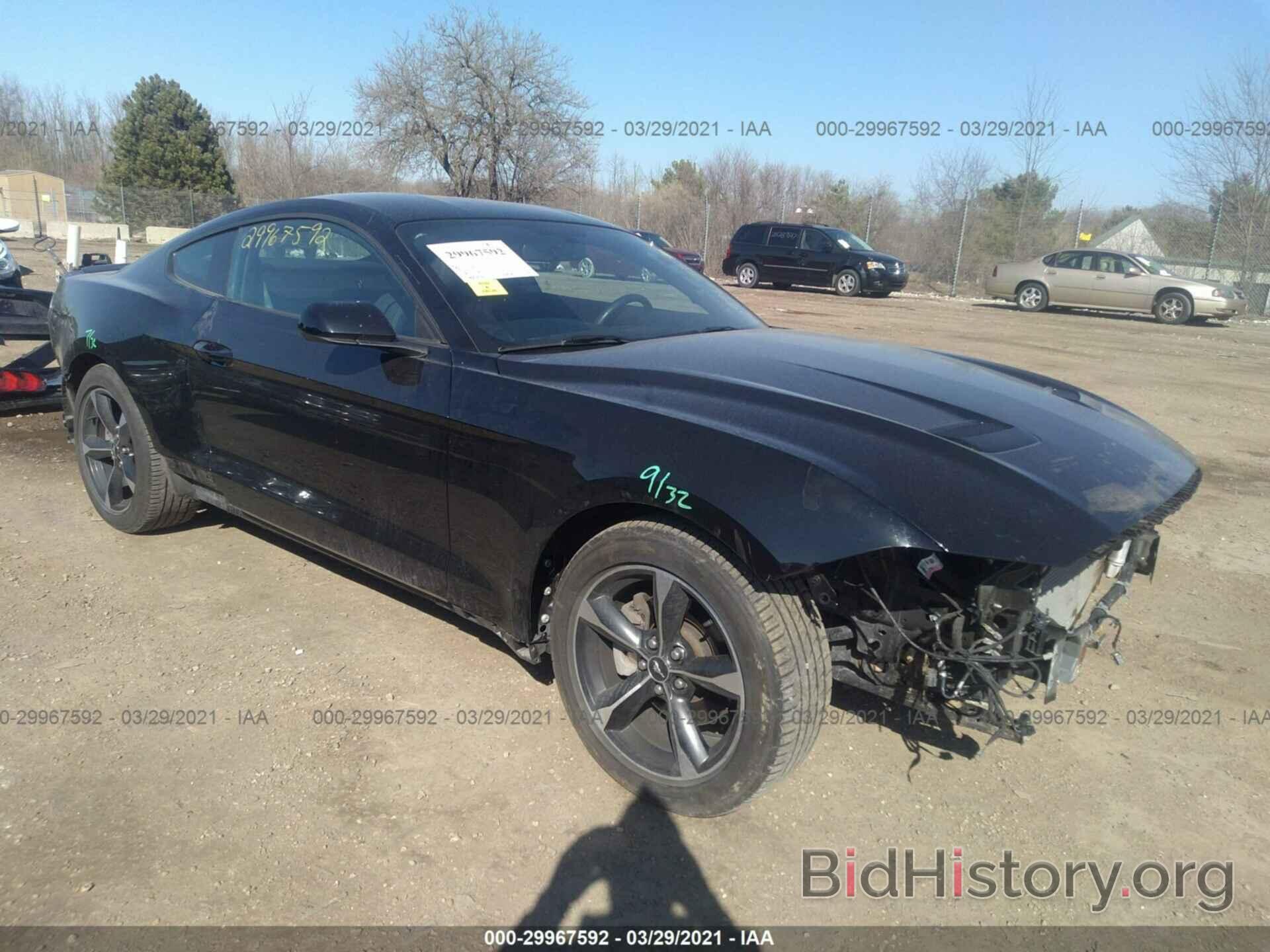 Photo 1FA6P8TH7J5175166 - FORD MUSTANG 2018