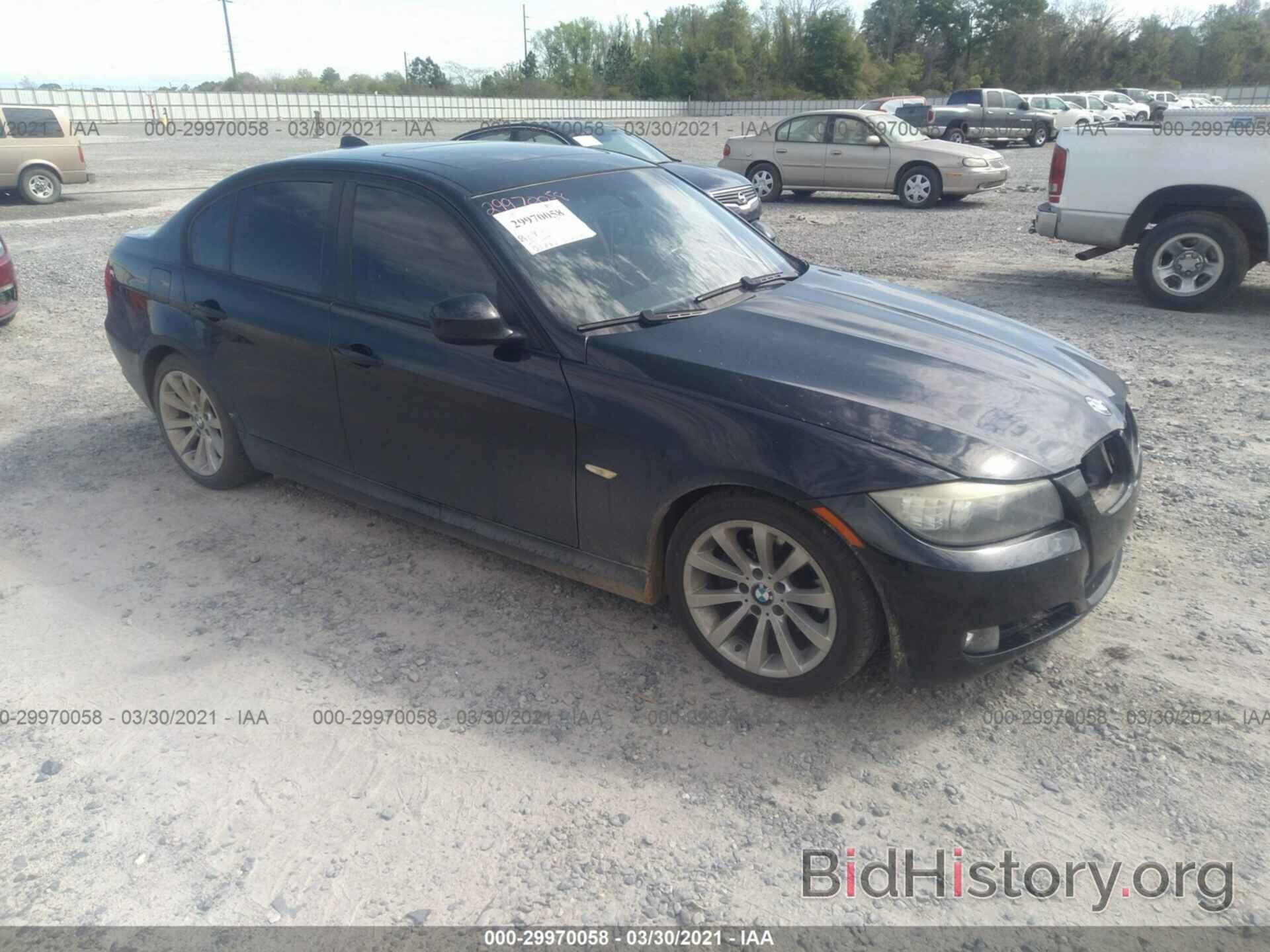 Photo WBAPH73579A172697 - BMW 3 SERIES 2009