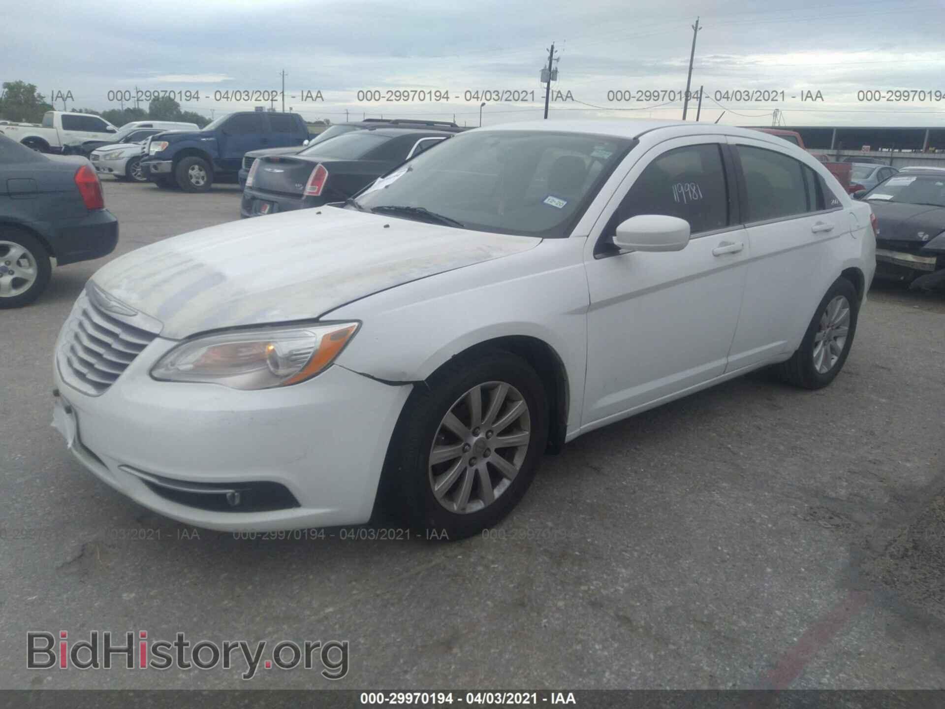 2012 CHRYSLER 200 - VIN: 1C3CCBBB5CN119981 - Фото 2