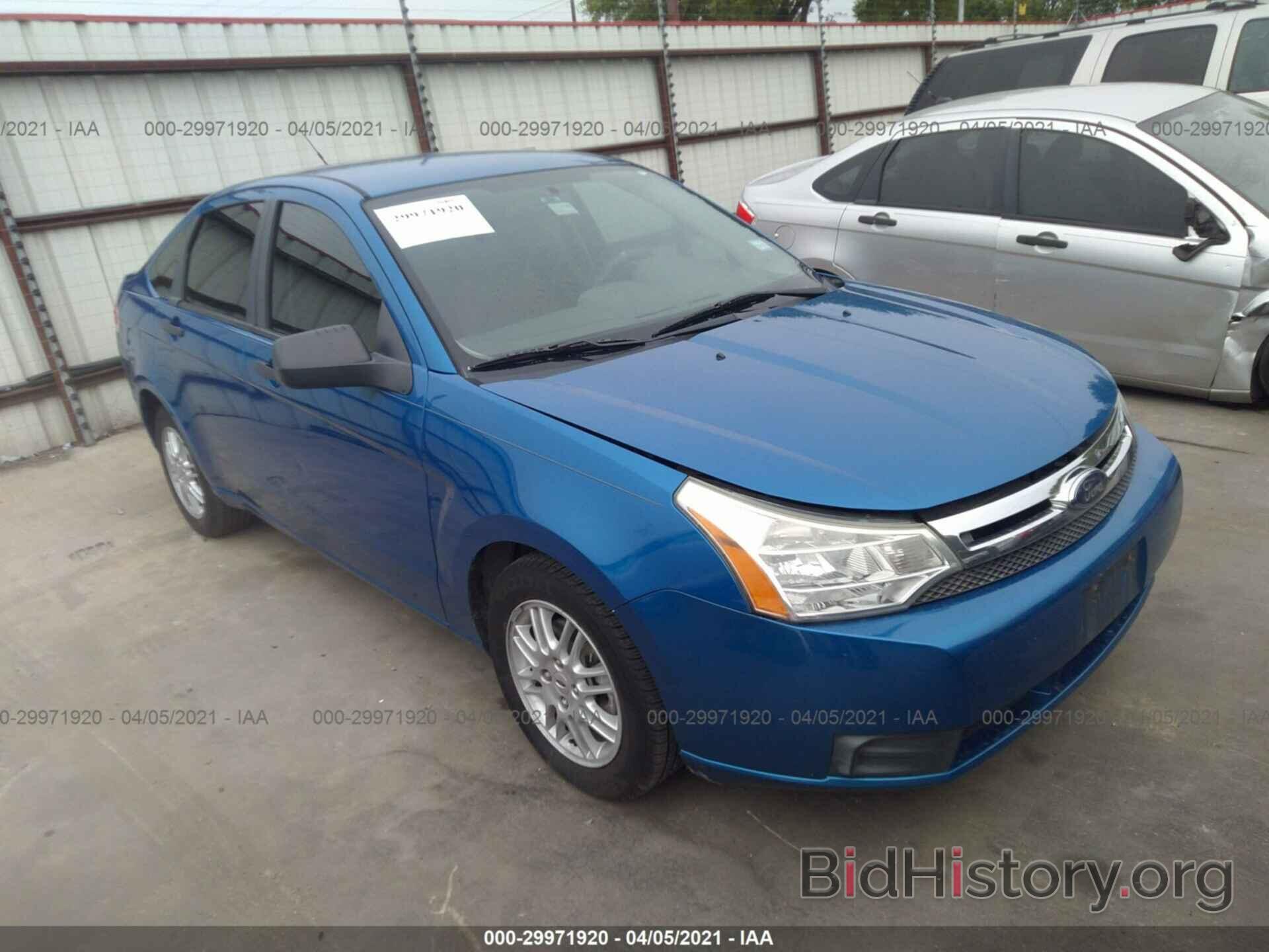 Photo 1FAHP3FN3AW158100 - FORD FOCUS 2010