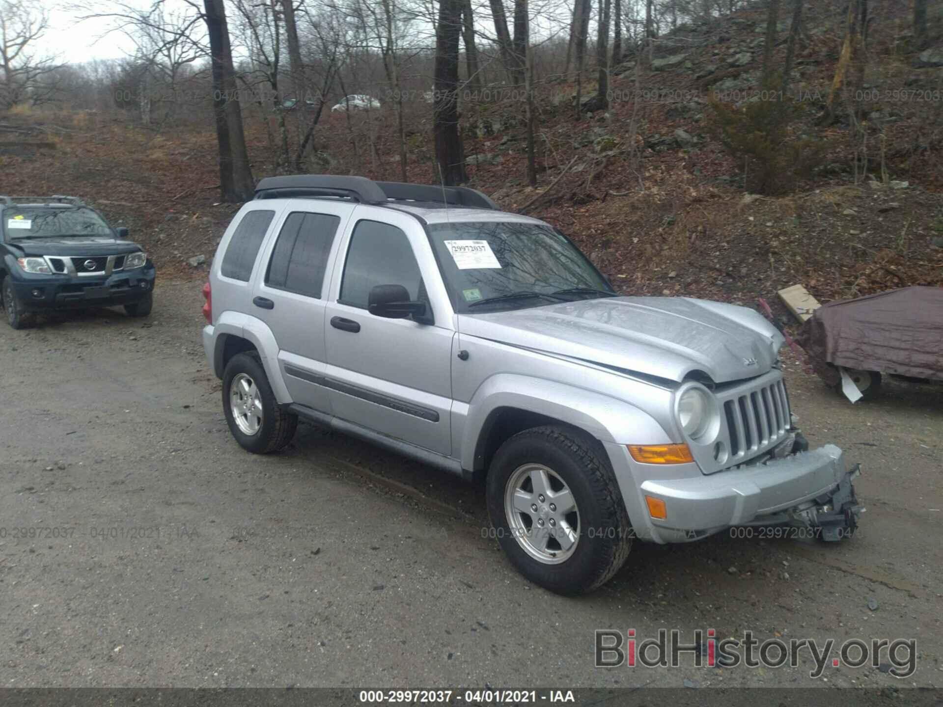 Photo 1J4GL48K07W715266 - JEEP LIBERTY 2007