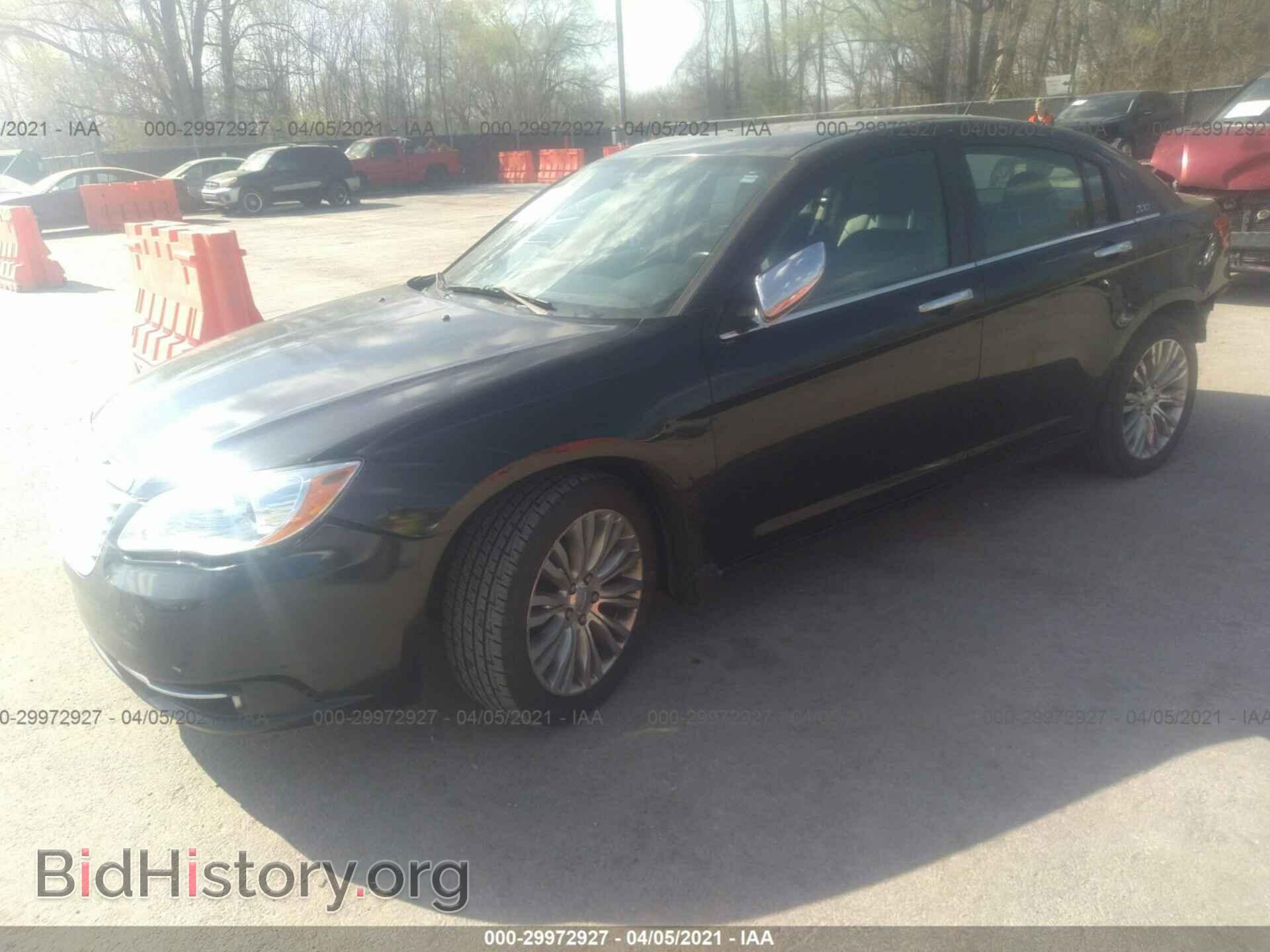 2011 CHRYSLER 200 - VIN: 1C3BC2FG0BN505059 - Фото 2