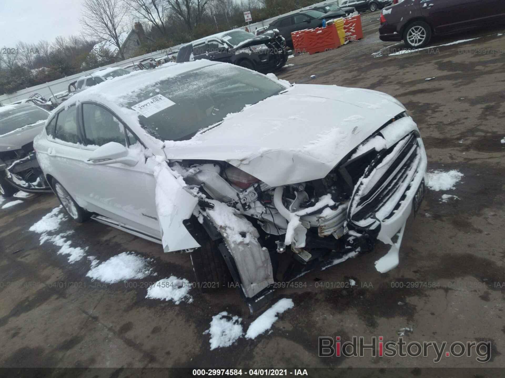 Photo 3FA6P0LU9GR389211 - FORD FUSION 2016