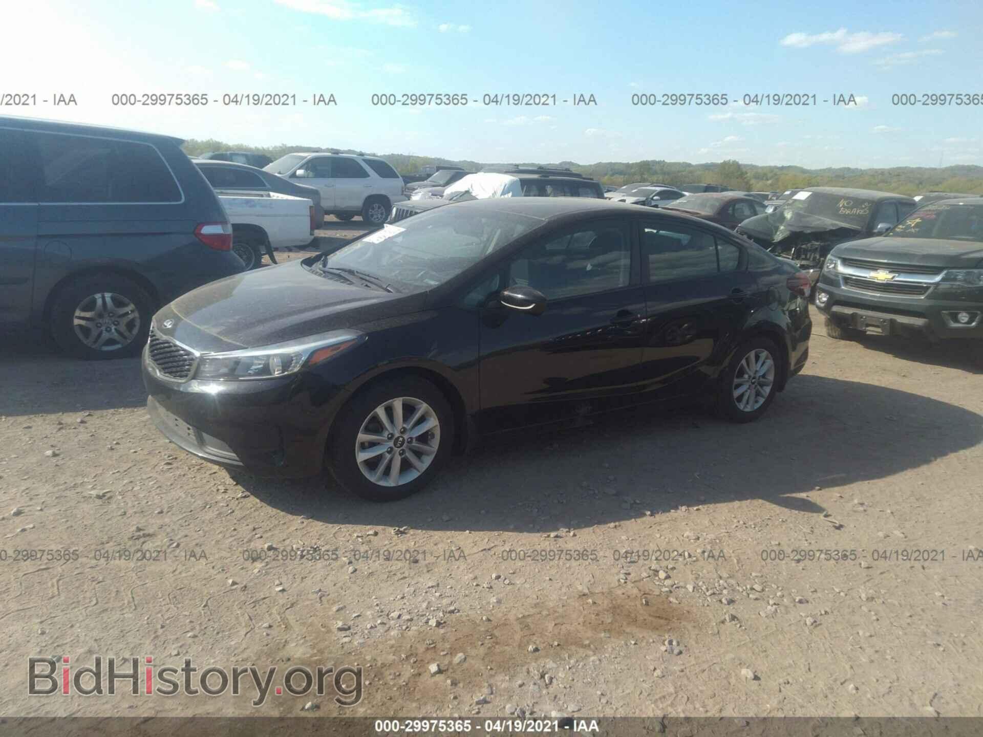 2017 KIA FORTE - VIN: 3KPFL4A75HE045989 - Photo 2