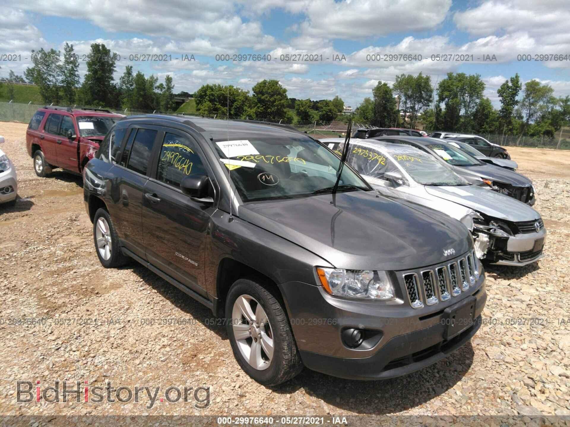 Photo 1J4NT1FA7BD213424 - JEEP COMPASS 2011