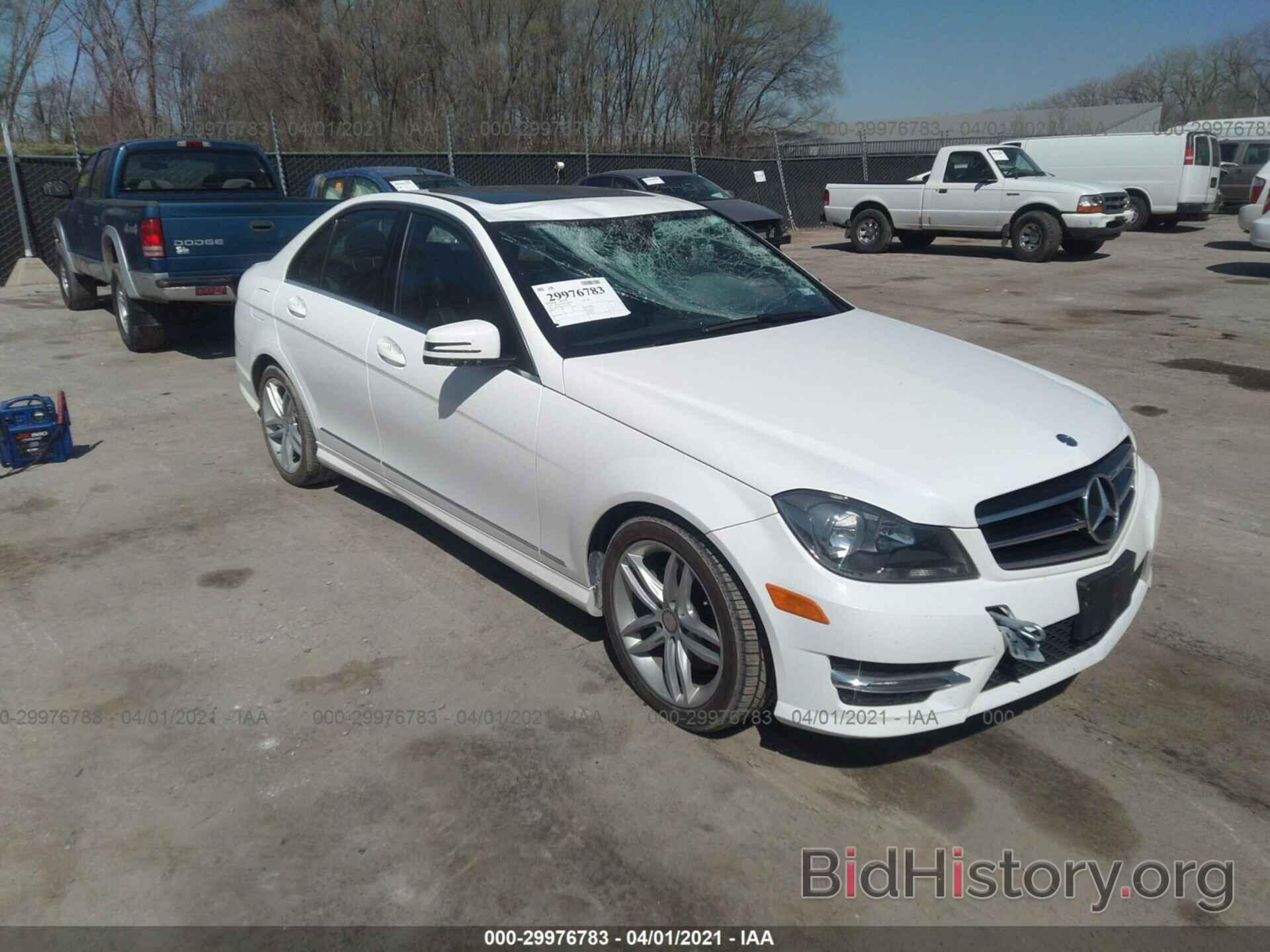 Photo WDDGF8AB2ER324099 - MERCEDES-BENZ C-CLASS 2014